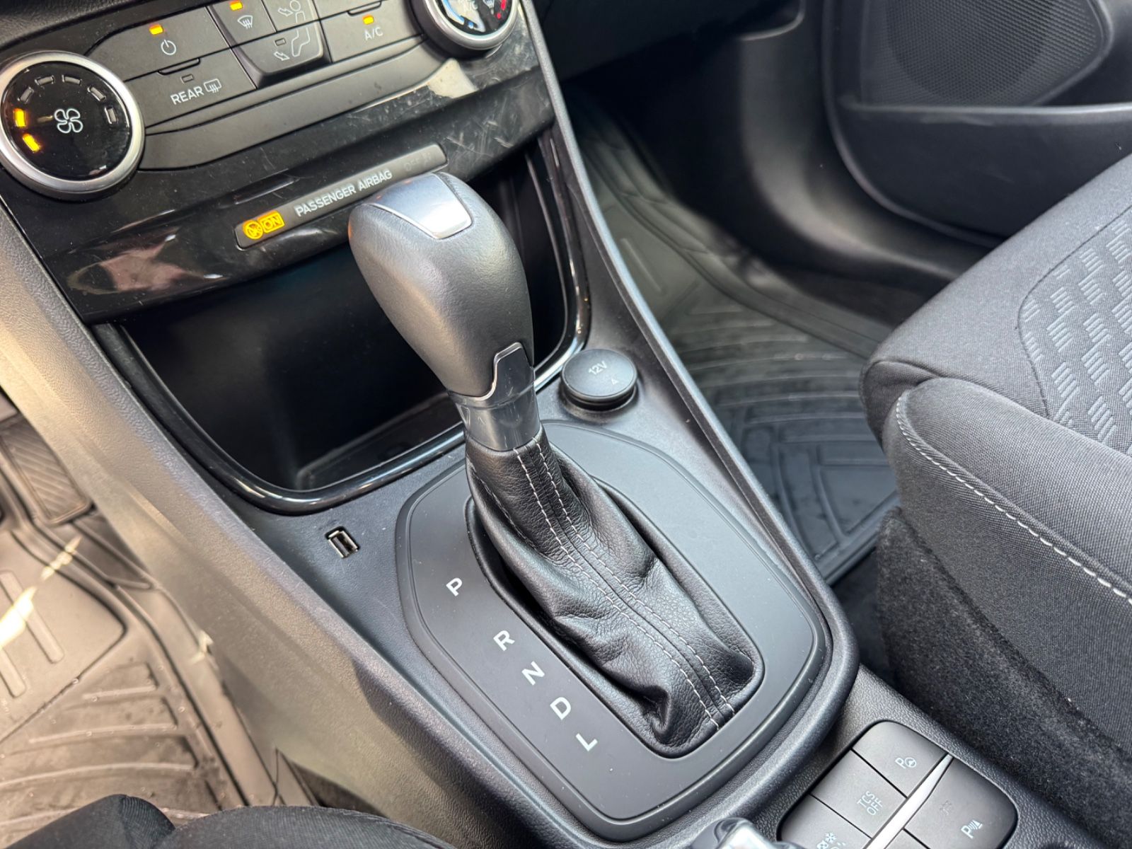 Fahrzeugabbildung Ford PUMA TITANIUM *AUT*NAVI*LED*KAMERA*TOP*