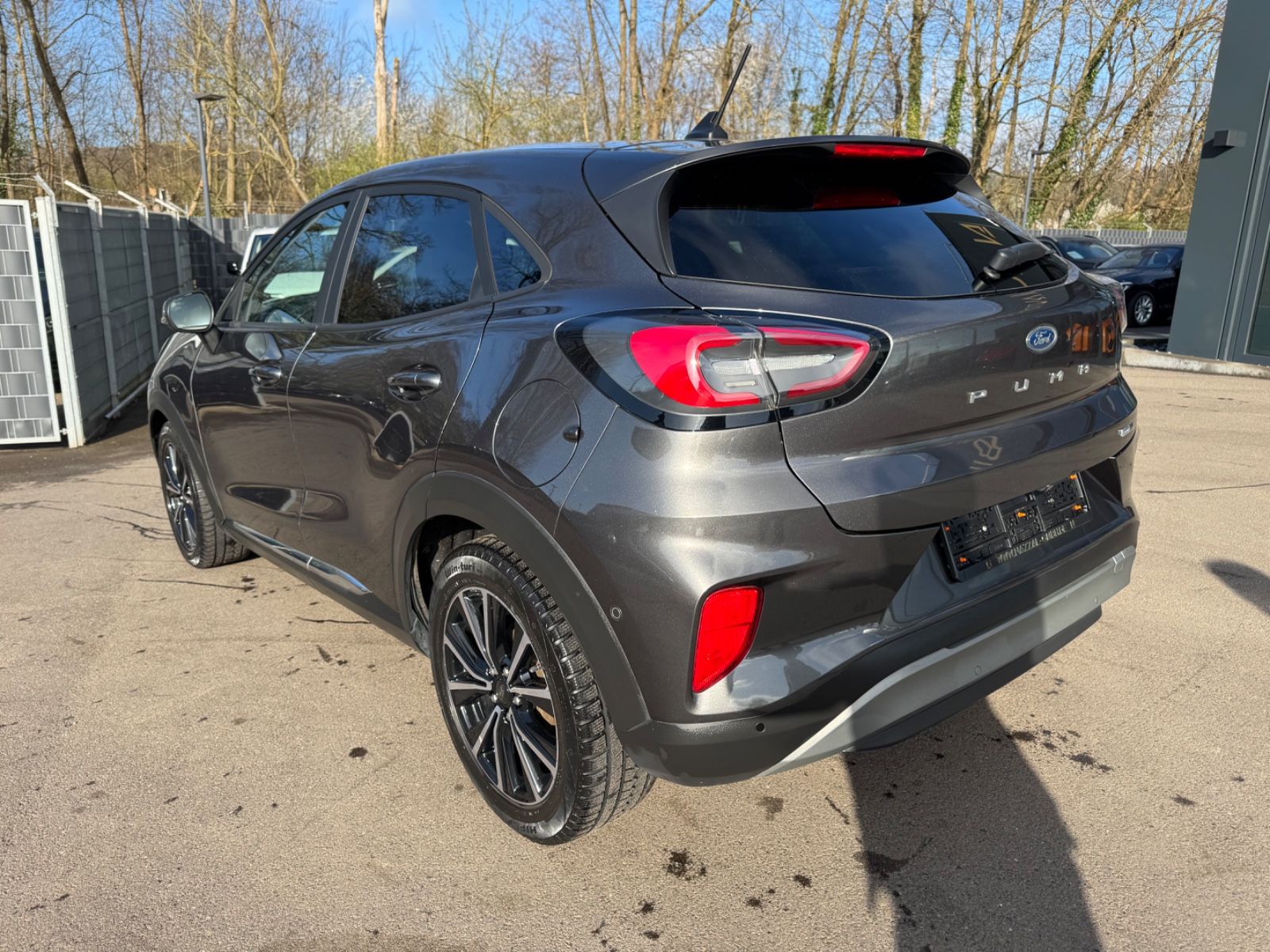 Fahrzeugabbildung Ford PUMA TITANIUM *AUT*NAVI*LED*KAMERA*TOP*