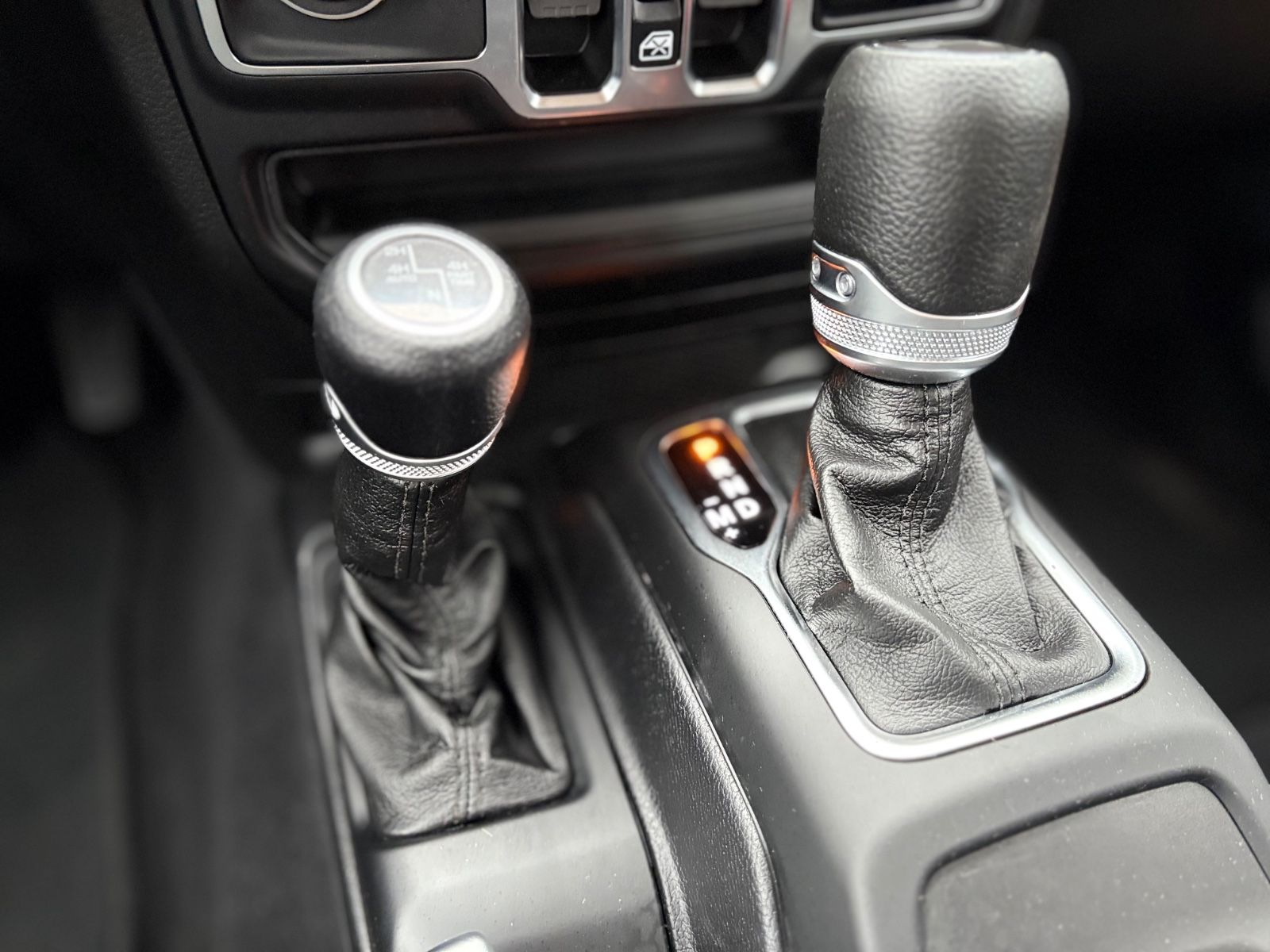 Fahrzeugabbildung Jeep WRANGLER UNLIMITED SPORT *1.HD*AUT*KAMERA*COC*