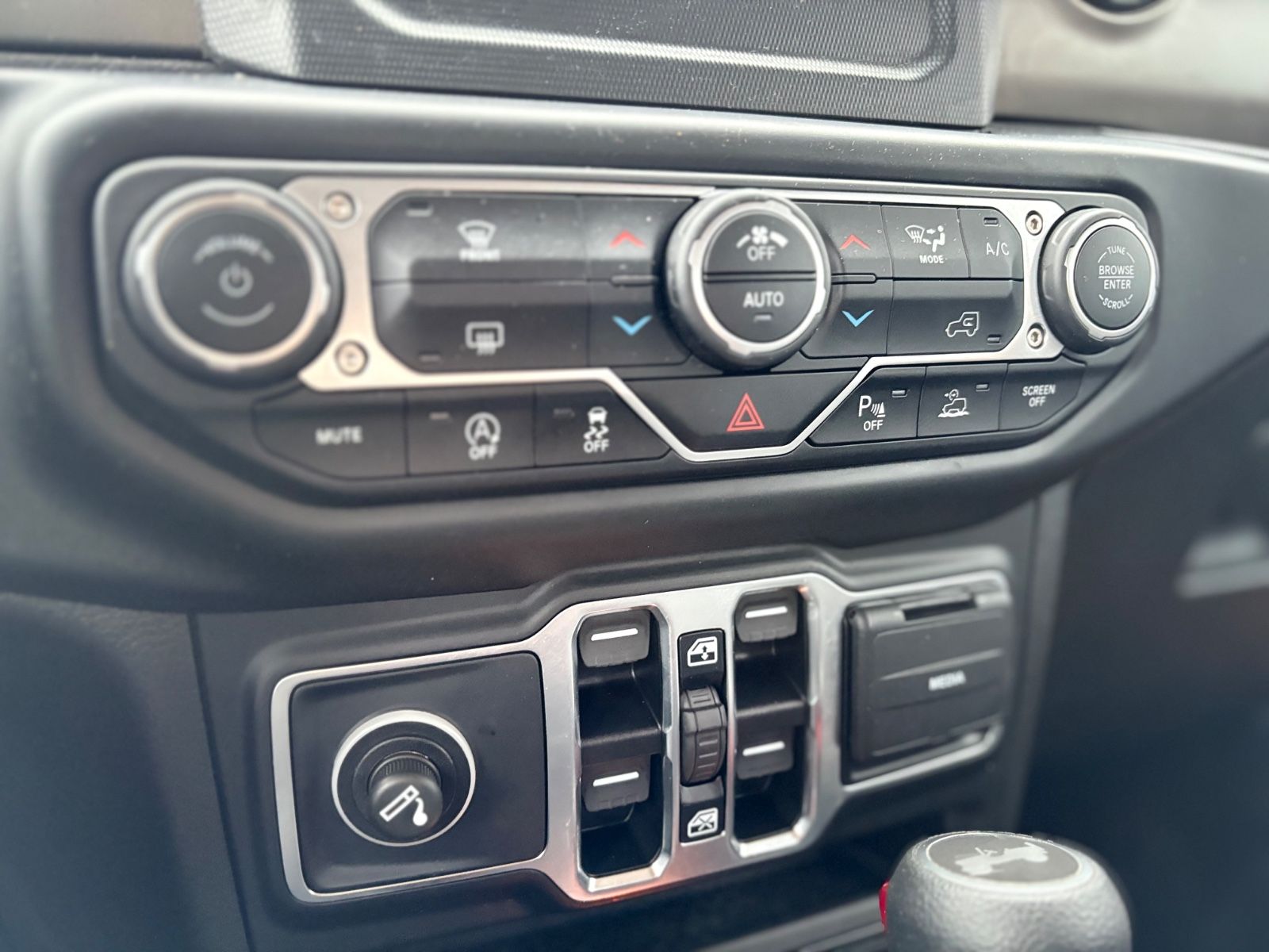 Fahrzeugabbildung Jeep WRANGLER UNLIMITED SPORT *1.HD*AUT*KAMERA*COC*