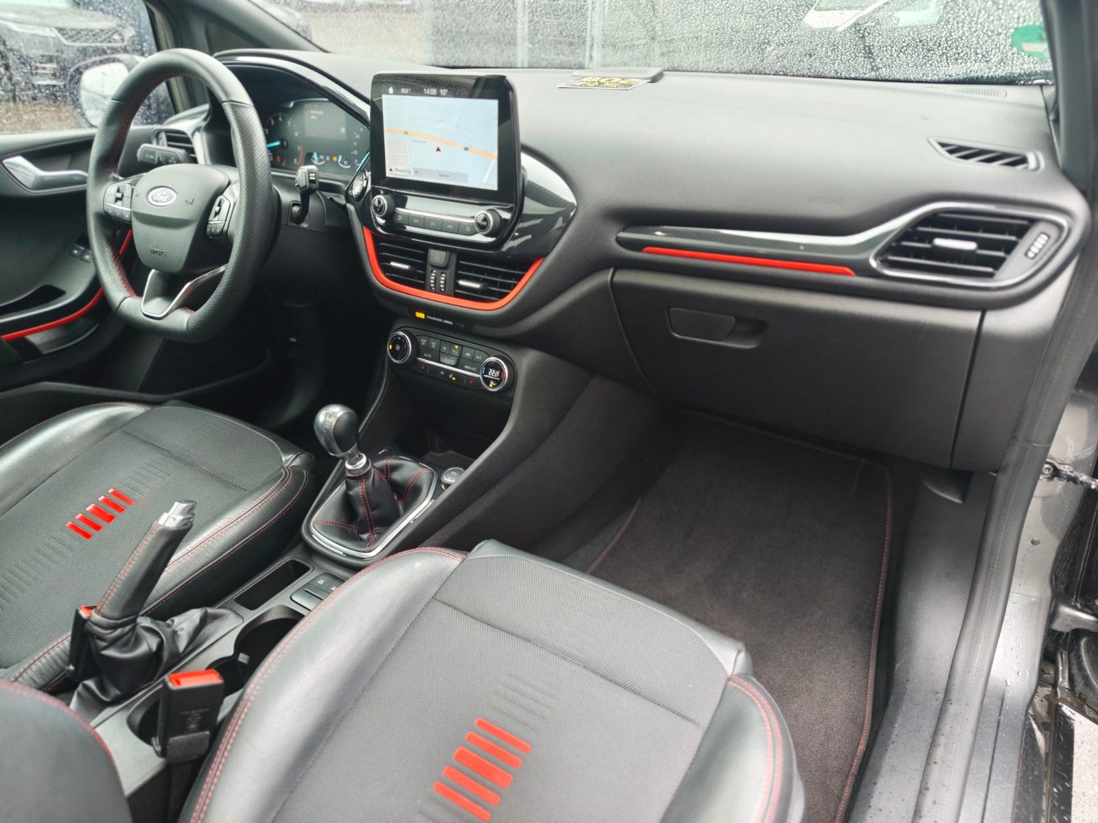 Fahrzeugabbildung Ford Fiesta ST-LINE*NAVI*PANORAMA*SHZ*1.HAND*TOP*