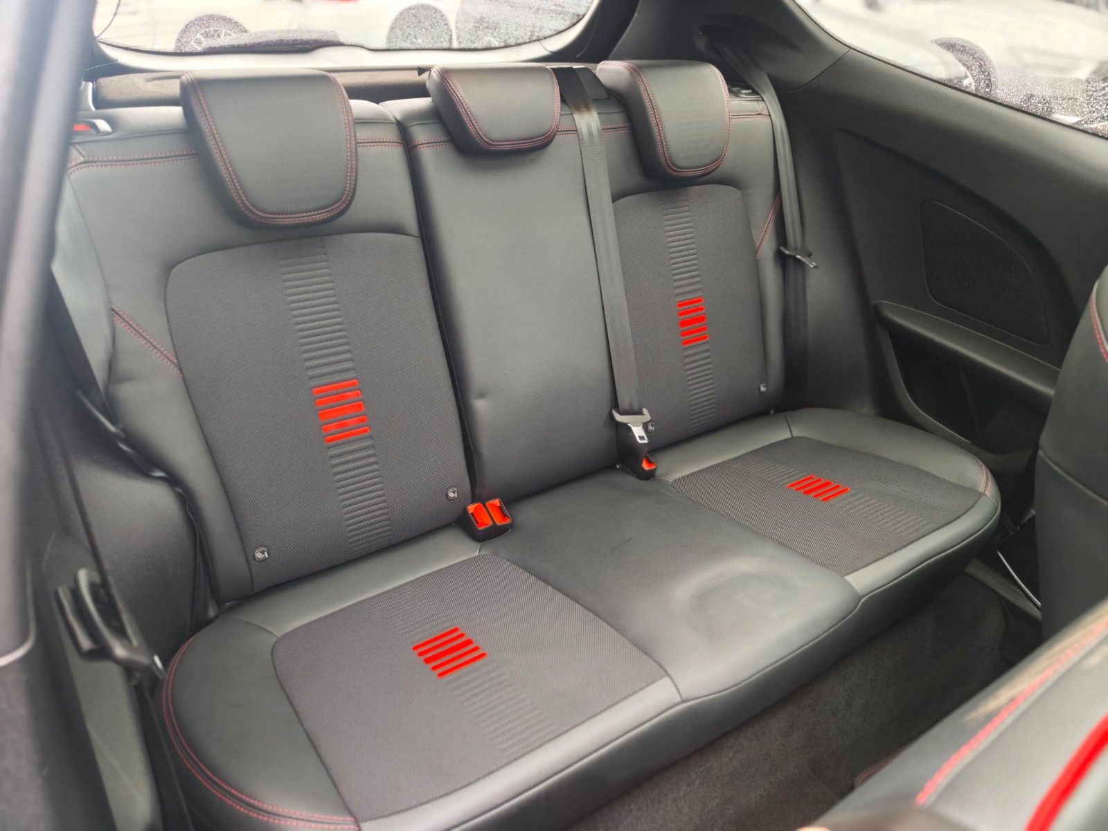 Fahrzeugabbildung Ford Fiesta ST-LINE*NAVI*PANORAMA*SHZ*1.HAND*TOP*