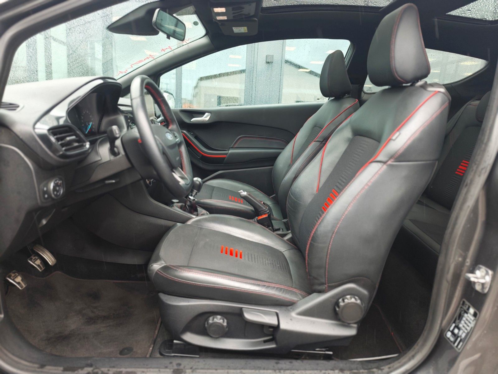 Fahrzeugabbildung Ford Fiesta ST-LINE*NAVI*PANORAMA*SHZ*1.HAND*TOP*