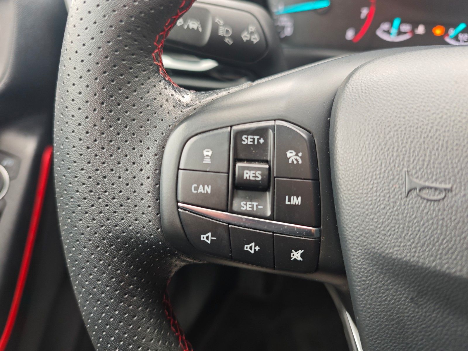 Fahrzeugabbildung Ford Fiesta ST-LINE*NAVI*PANORAMA*SHZ*1.HAND*TOP*