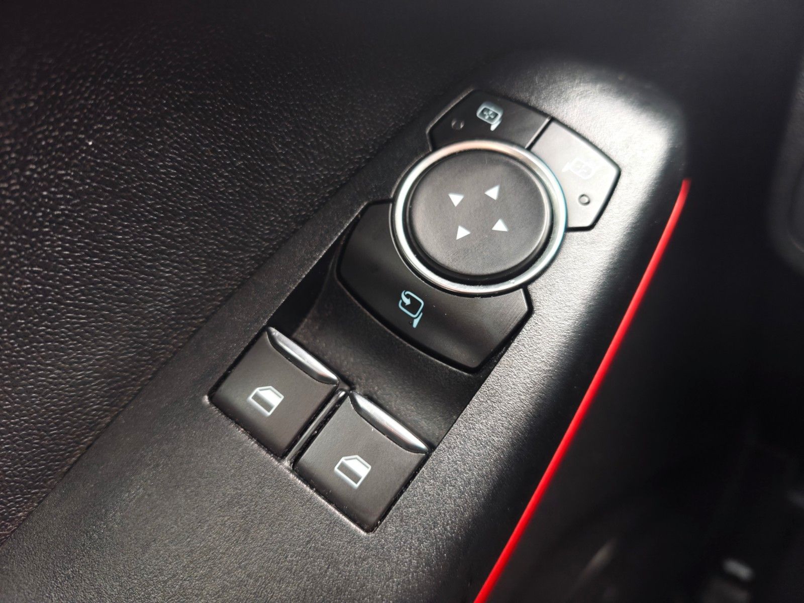 Fahrzeugabbildung Ford Fiesta ST-LINE*NAVI*PANORAMA*SHZ*1.HAND*TOP*