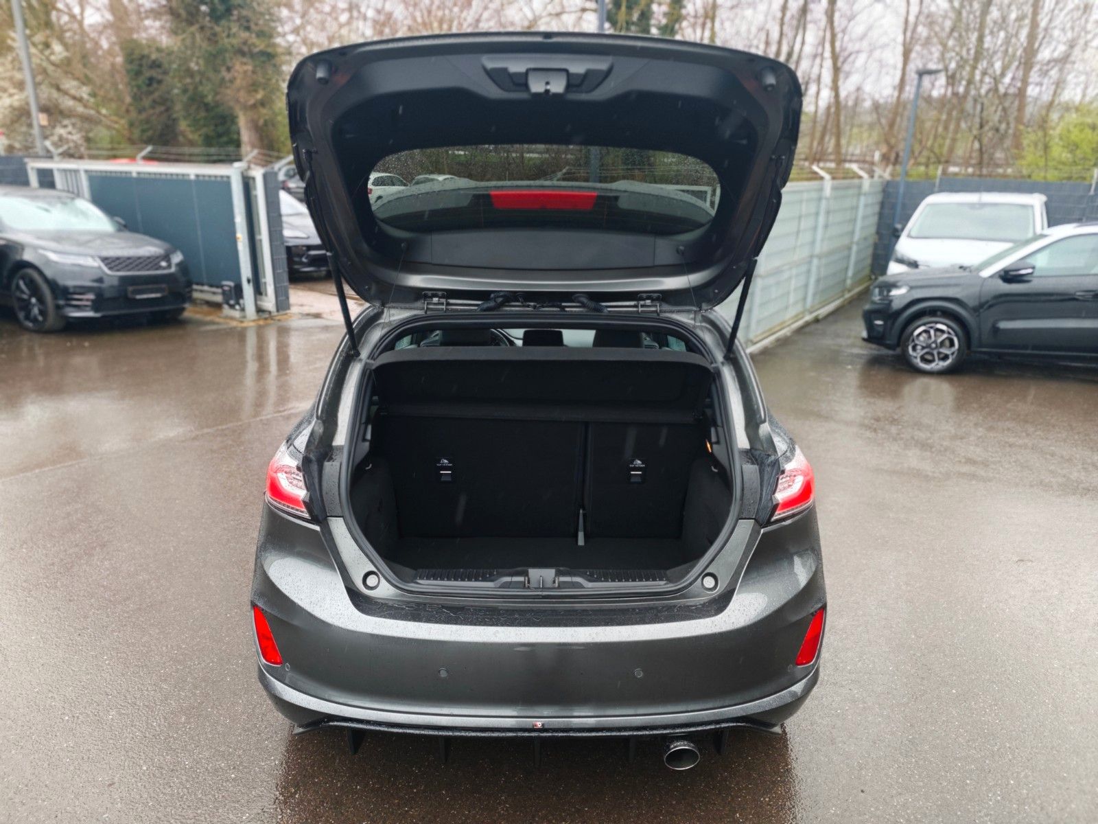 Fahrzeugabbildung Ford Fiesta ST-LINE*NAVI*PANORAMA*SHZ*1.HAND*TOP*