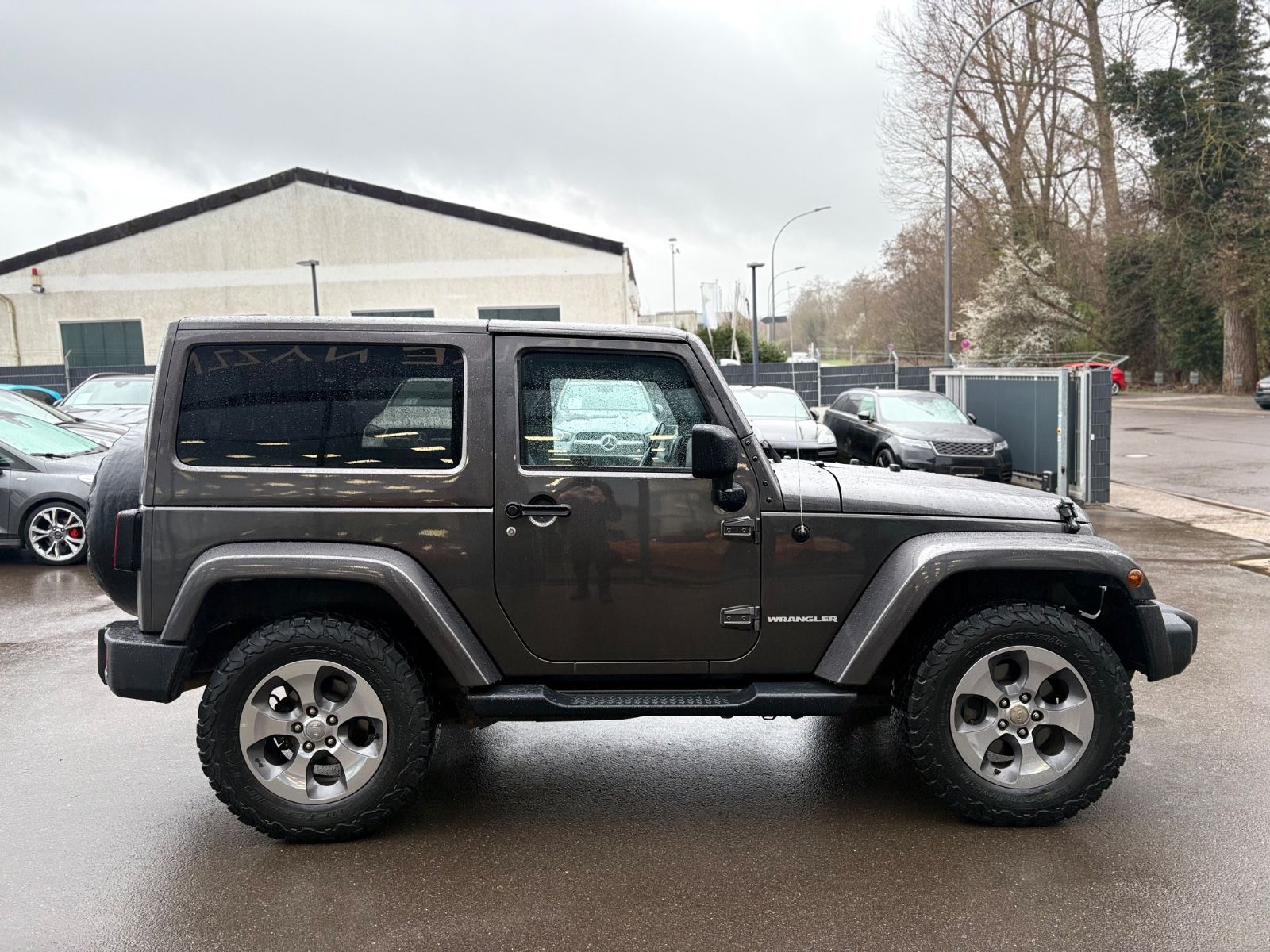 Fahrzeugabbildung Jeep WRANGLER UNLIMITED SAHARA *NAVI*LEDER*SITHEIZUNG