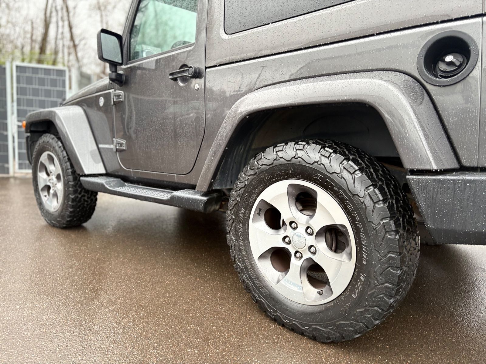 Fahrzeugabbildung Jeep WRANGLER UNLIMITED SAHARA *NAVI*LEDER*SITHEIZUNG