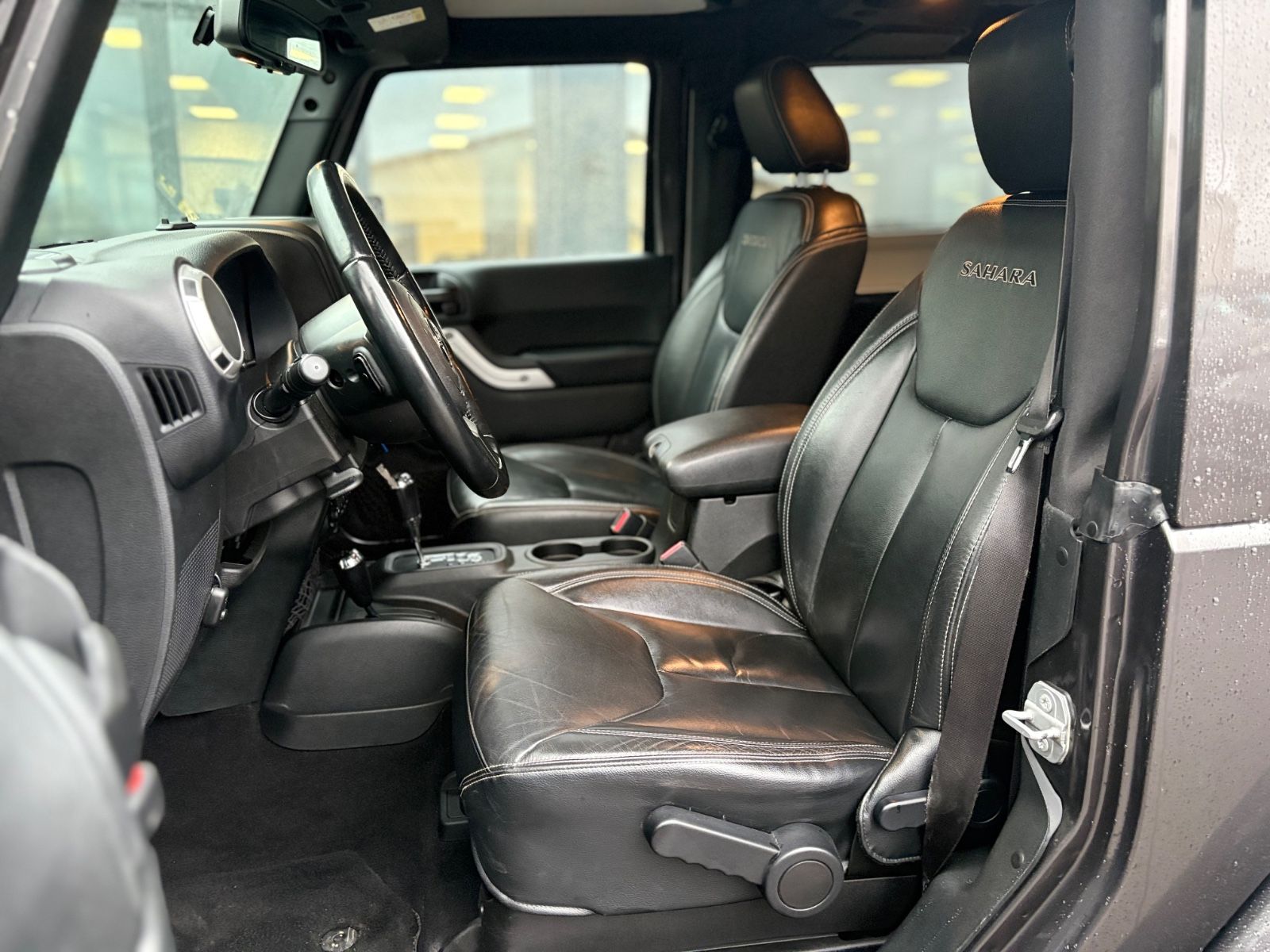 Fahrzeugabbildung Jeep WRANGLER UNLIMITED SAHARA *NAVI*LEDER*SITHEIZUNG