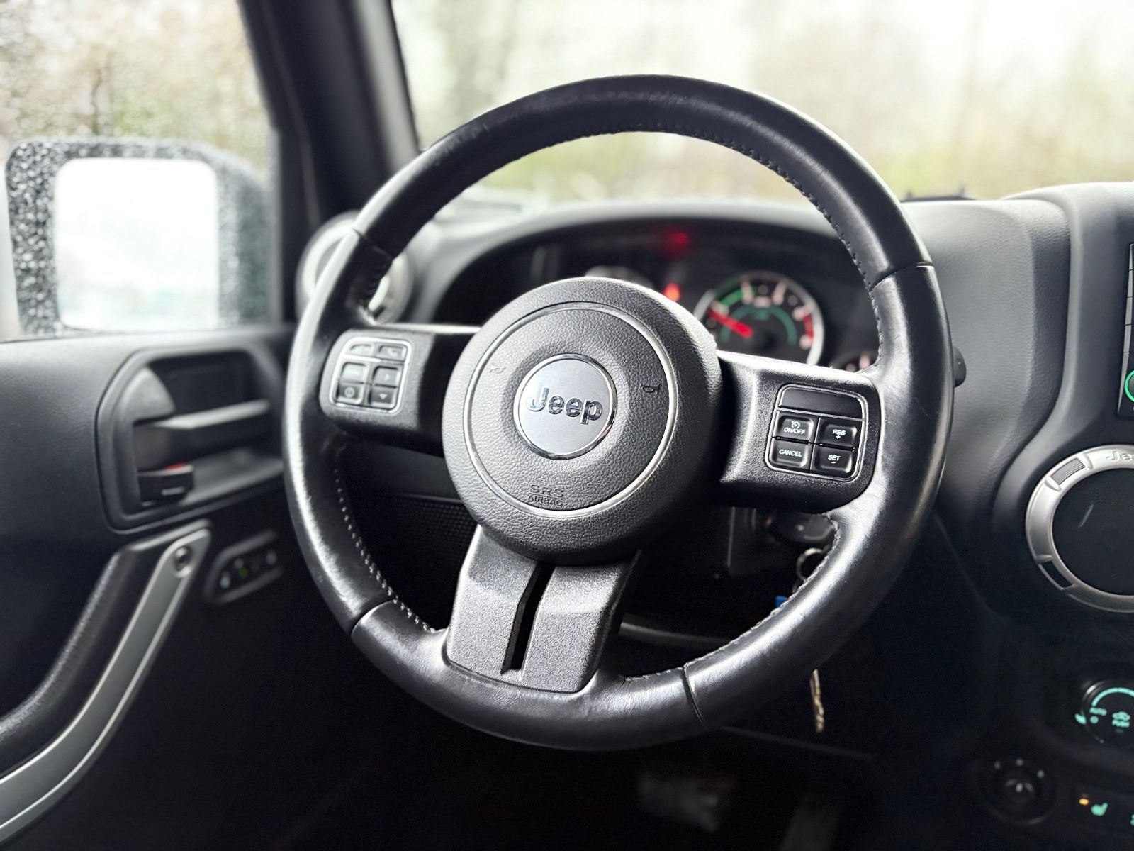 Fahrzeugabbildung Jeep WRANGLER UNLIMITED SAHARA *NAVI*LEDER*SITHEIZUNG