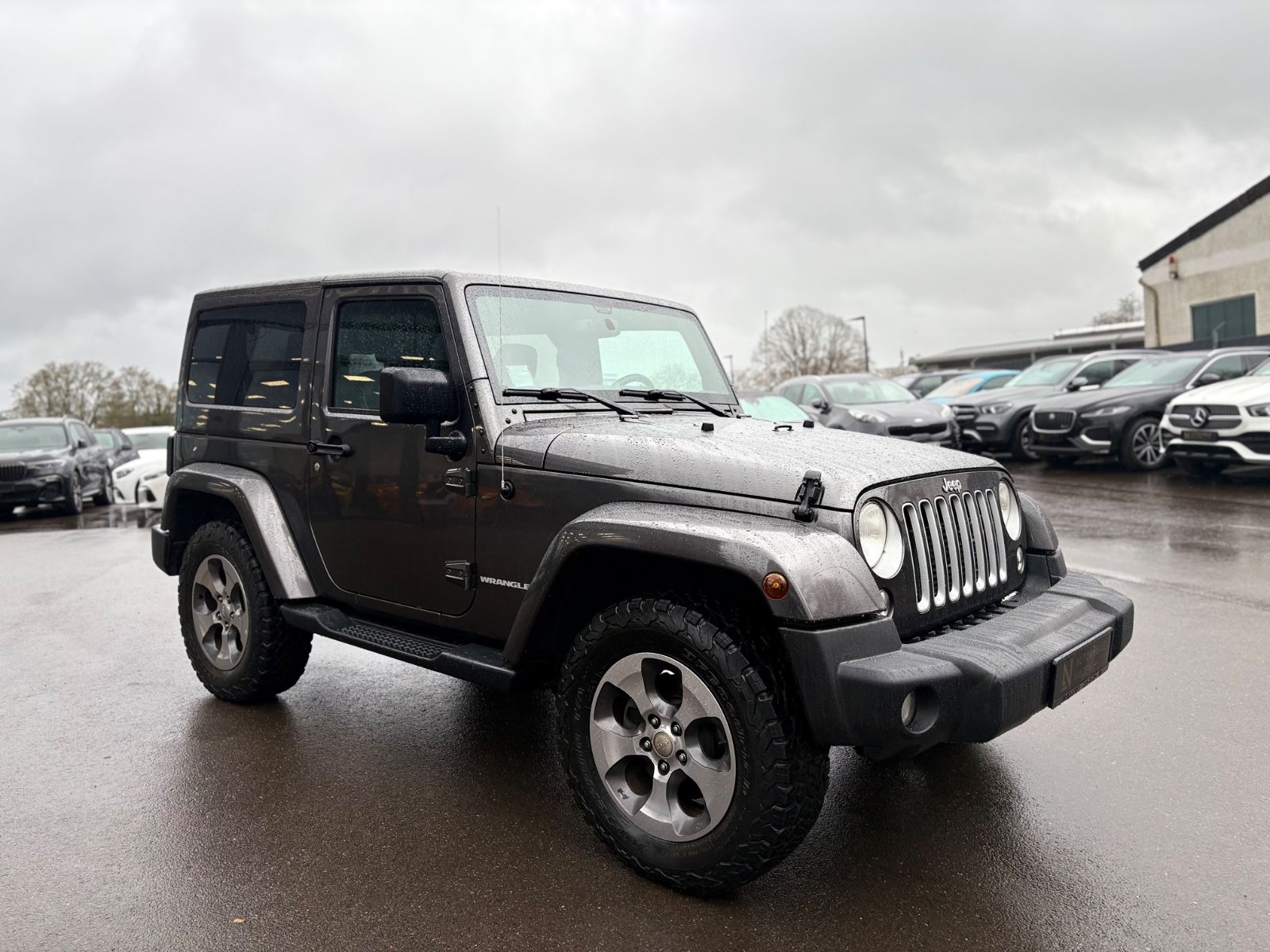 Fahrzeugabbildung Jeep WRANGLER UNLIMITED SAHARA *NAVI*LEDER*SITHEIZUNG