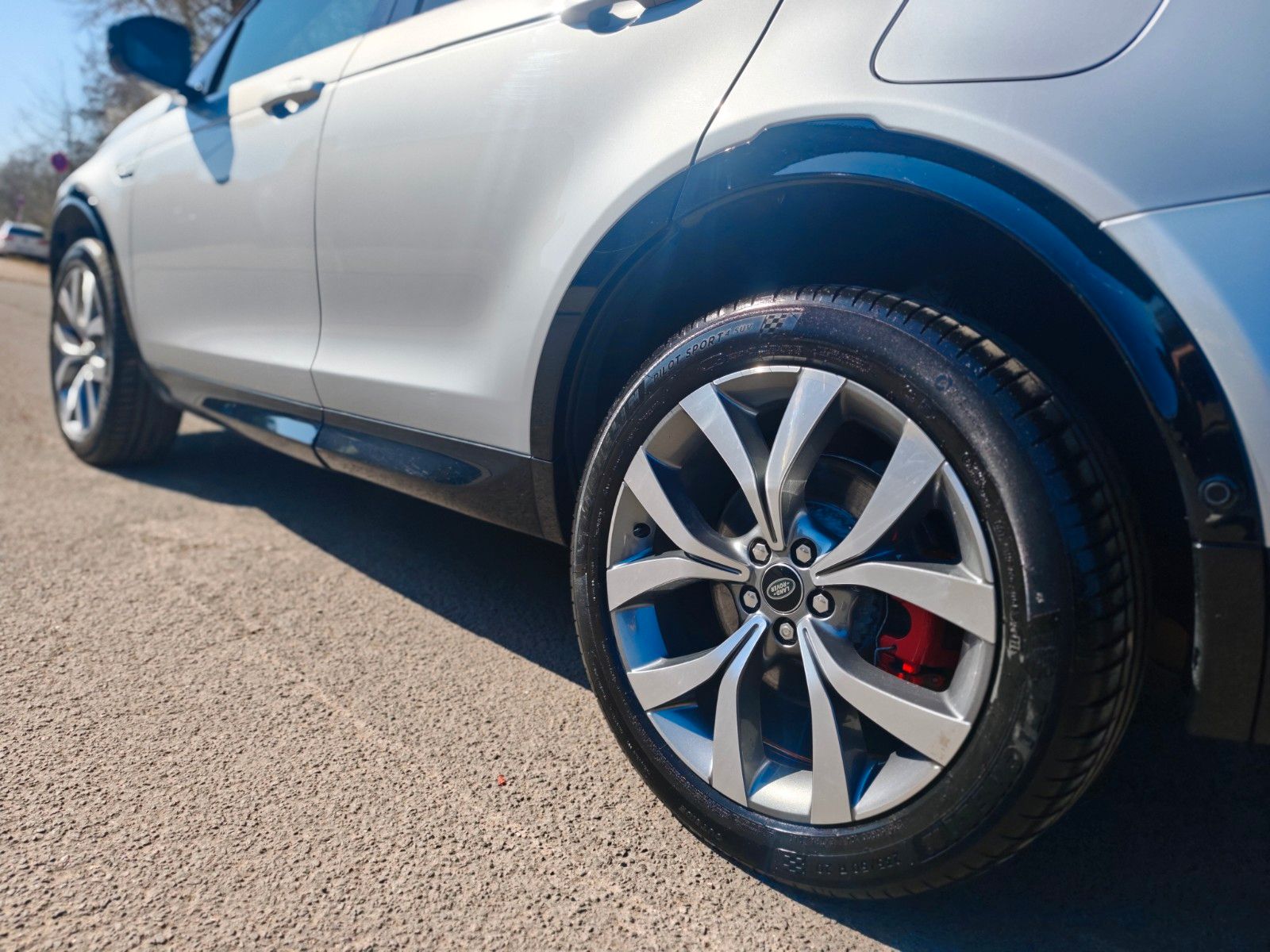 Fahrzeugabbildung Land Rover DISCOVERY SPORT HYBRID*R-DYNAMIC*HSE AWD *LED*