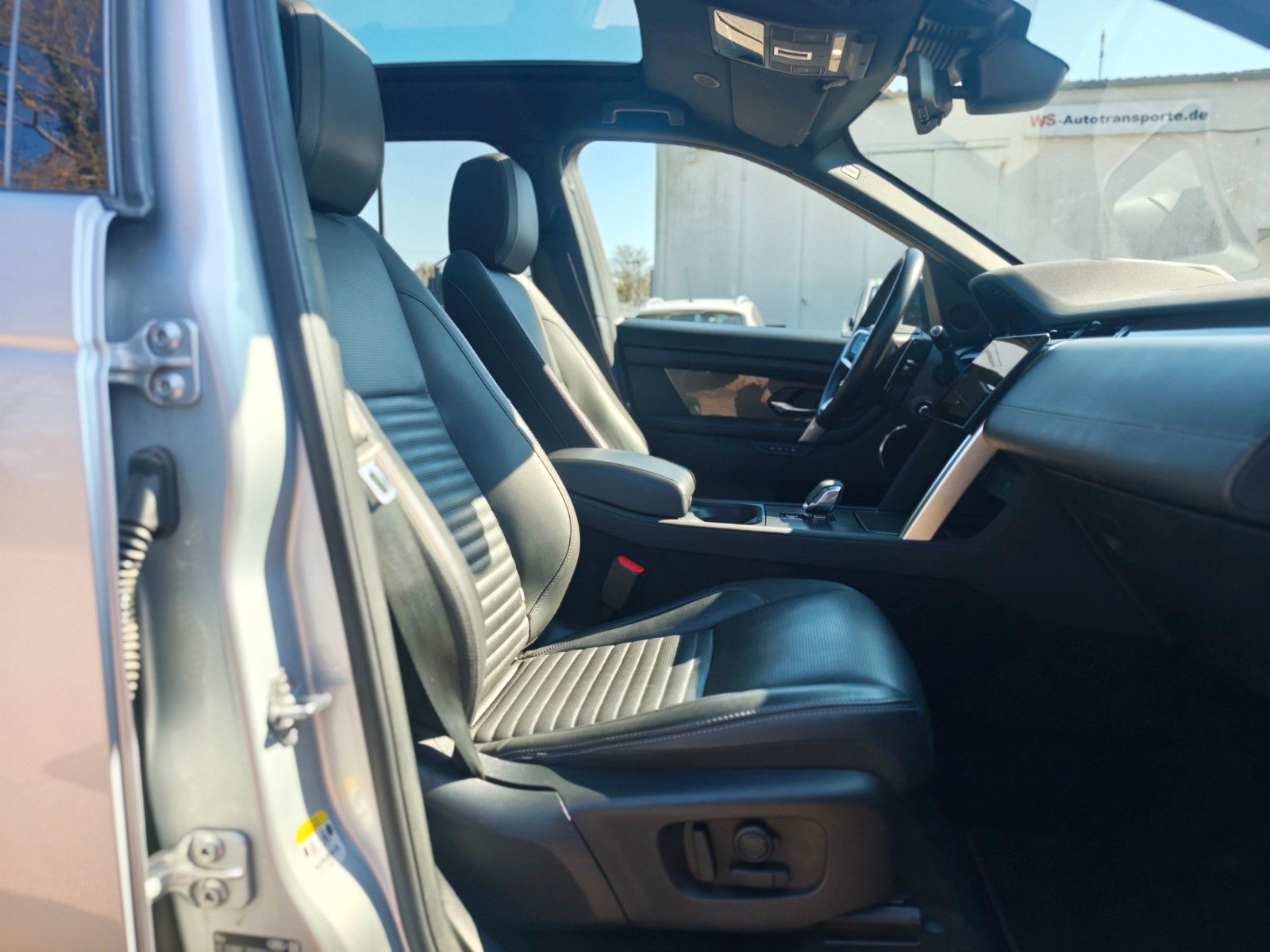 Fahrzeugabbildung Land Rover DISCOVERY SPORT HYBRID*R-DYNAMIC*HSE AWD *LED*