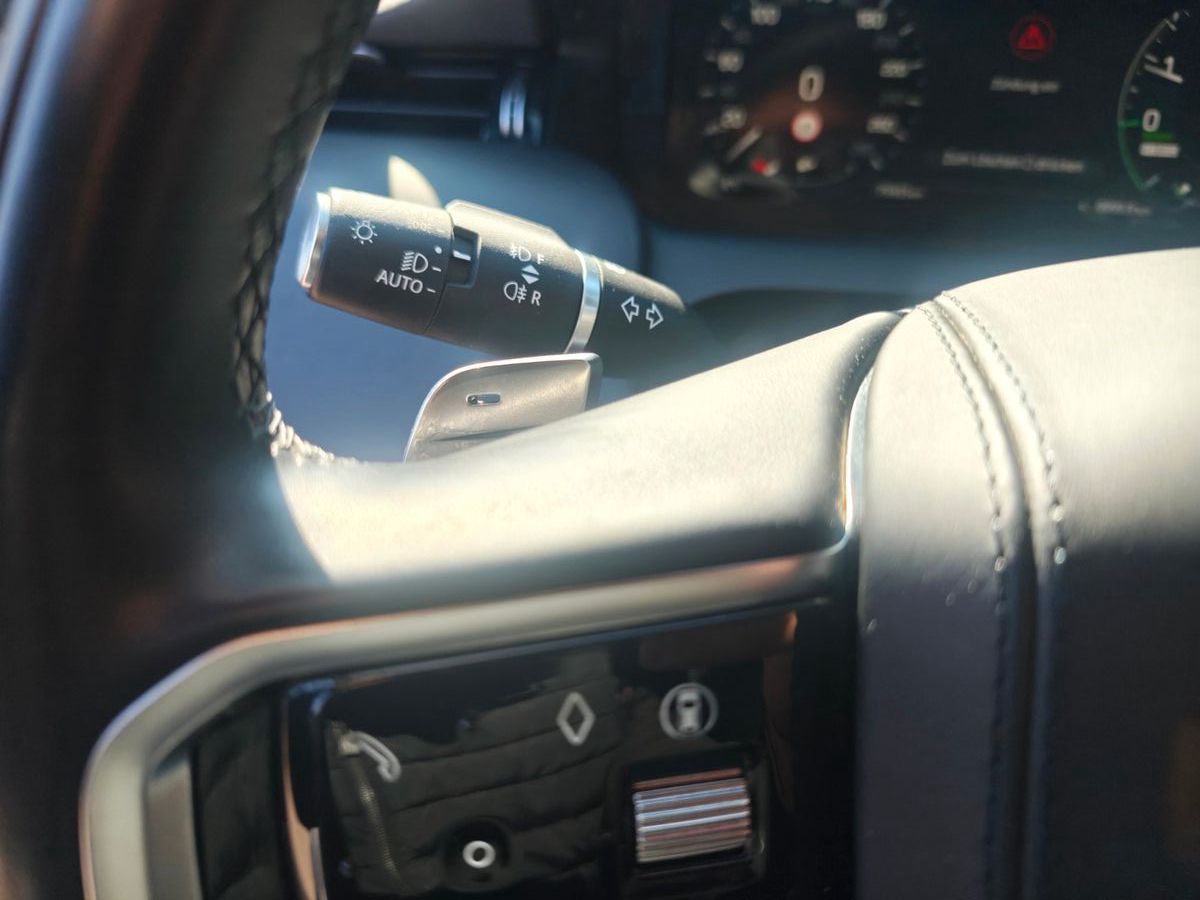 Fahrzeugabbildung Land Rover DISCOVERY SPORT HYBRID*R-DYNAMIC*HSE AWD *LED*