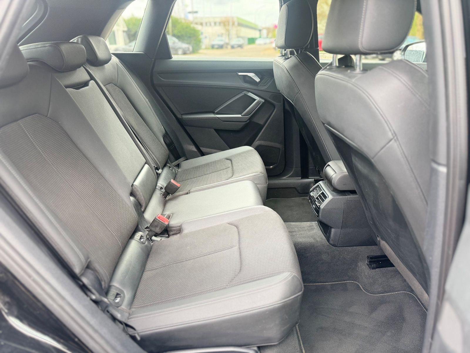 Fahrzeugabbildung Audi Q3 45 TFSI E 3x S-LINE *LED*VIRTUAL*NAVI*VOLL*