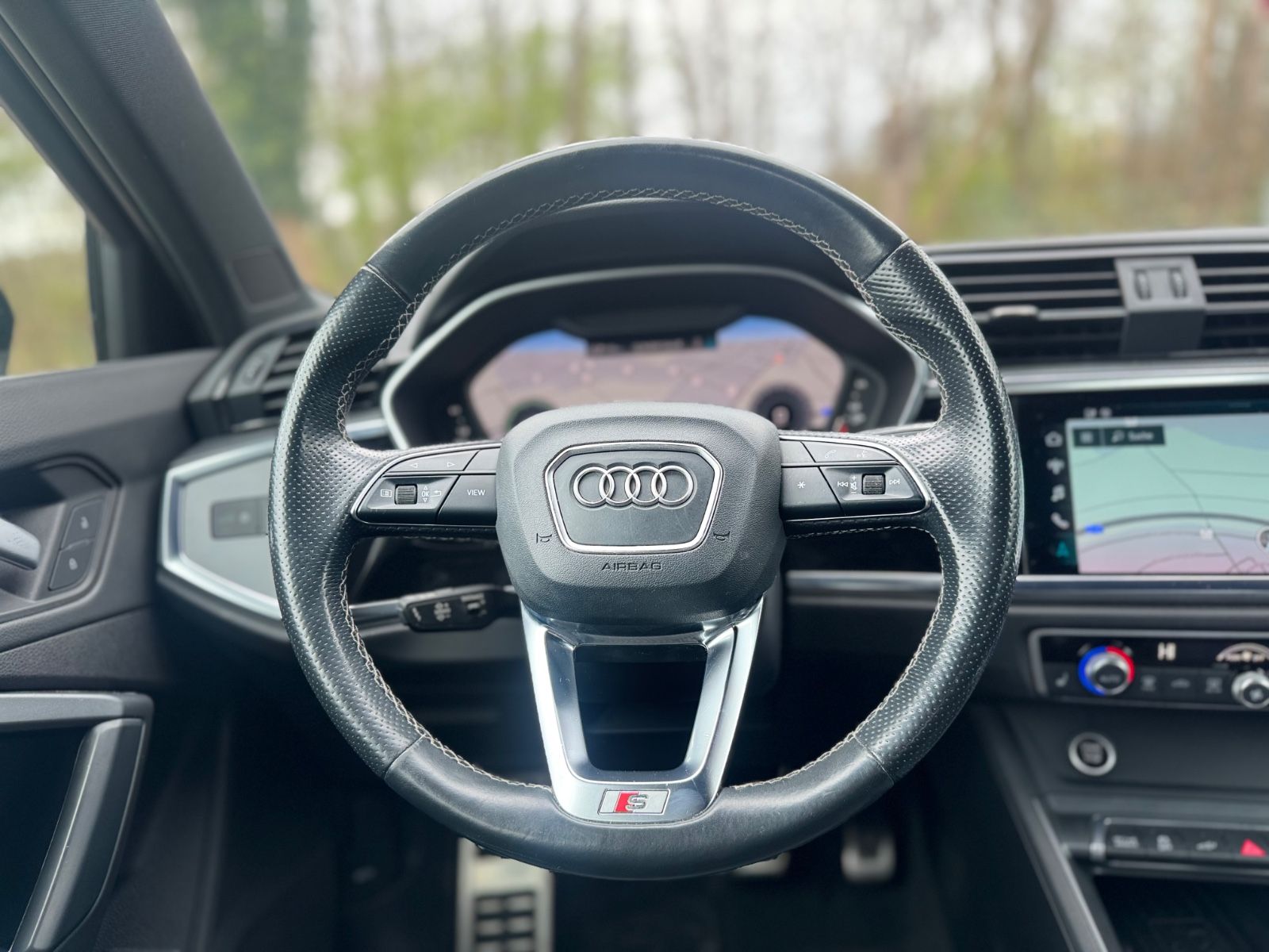 Fahrzeugabbildung Audi Q3 45 TFSI E 3x S-LINE *LED*VIRTUAL*NAVI*VOLL*