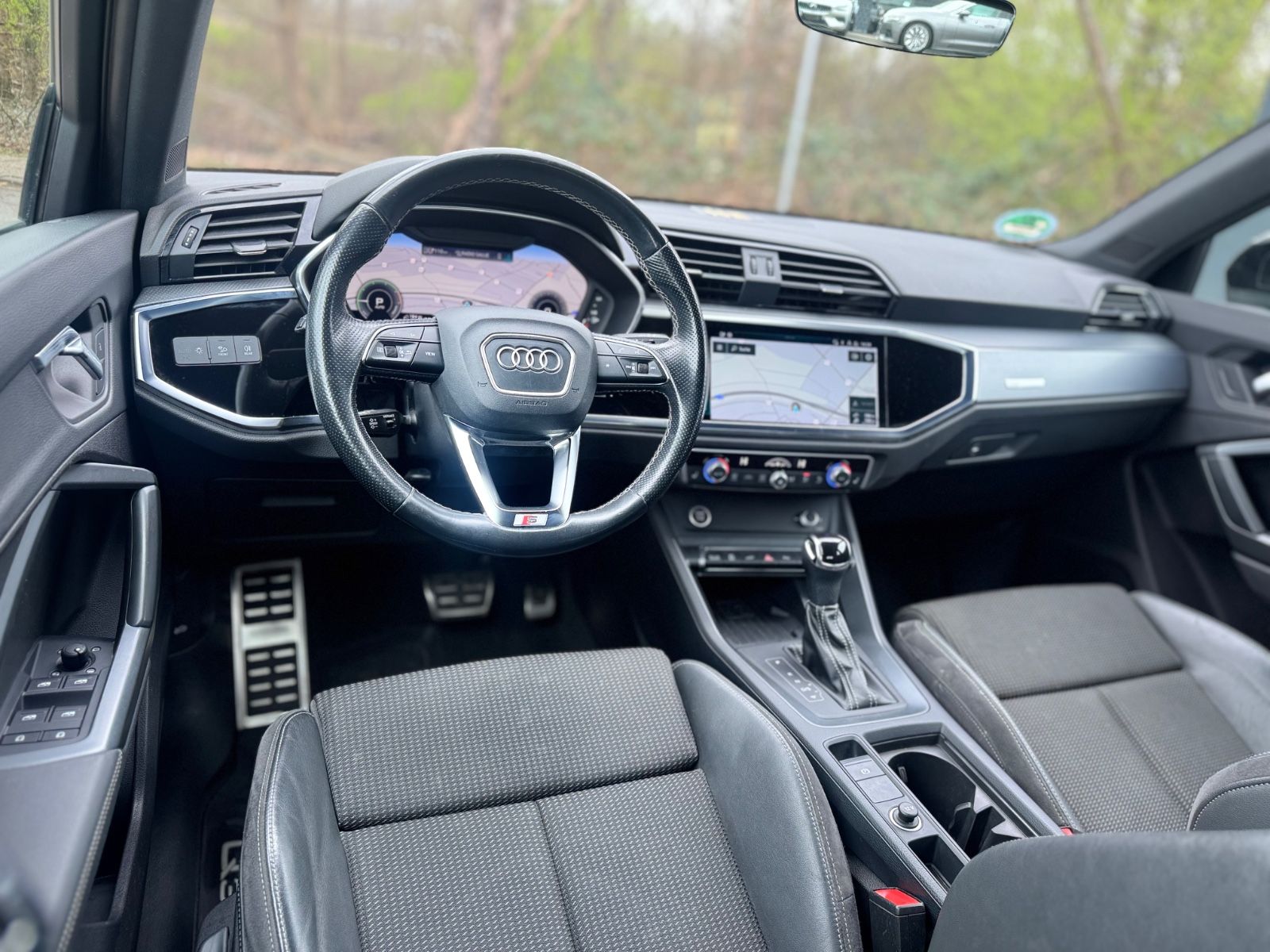 Fahrzeugabbildung Audi Q3 45 TFSI E 3x S-LINE *LED*VIRTUAL*NAVI*VOLL*