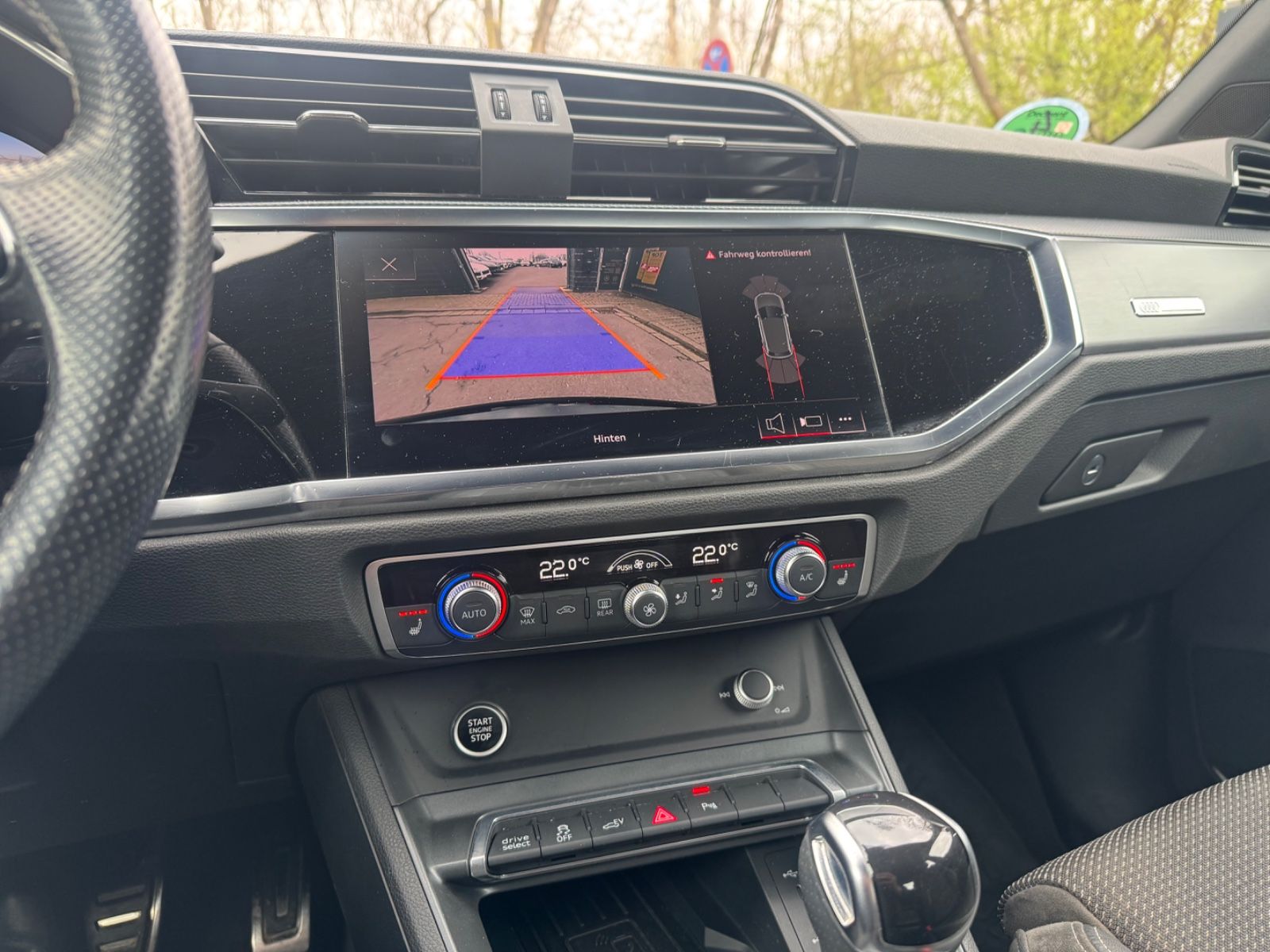Fahrzeugabbildung Audi Q3 45 TFSI E 3x S-LINE *LED*VIRTUAL*NAVI*VOLL*