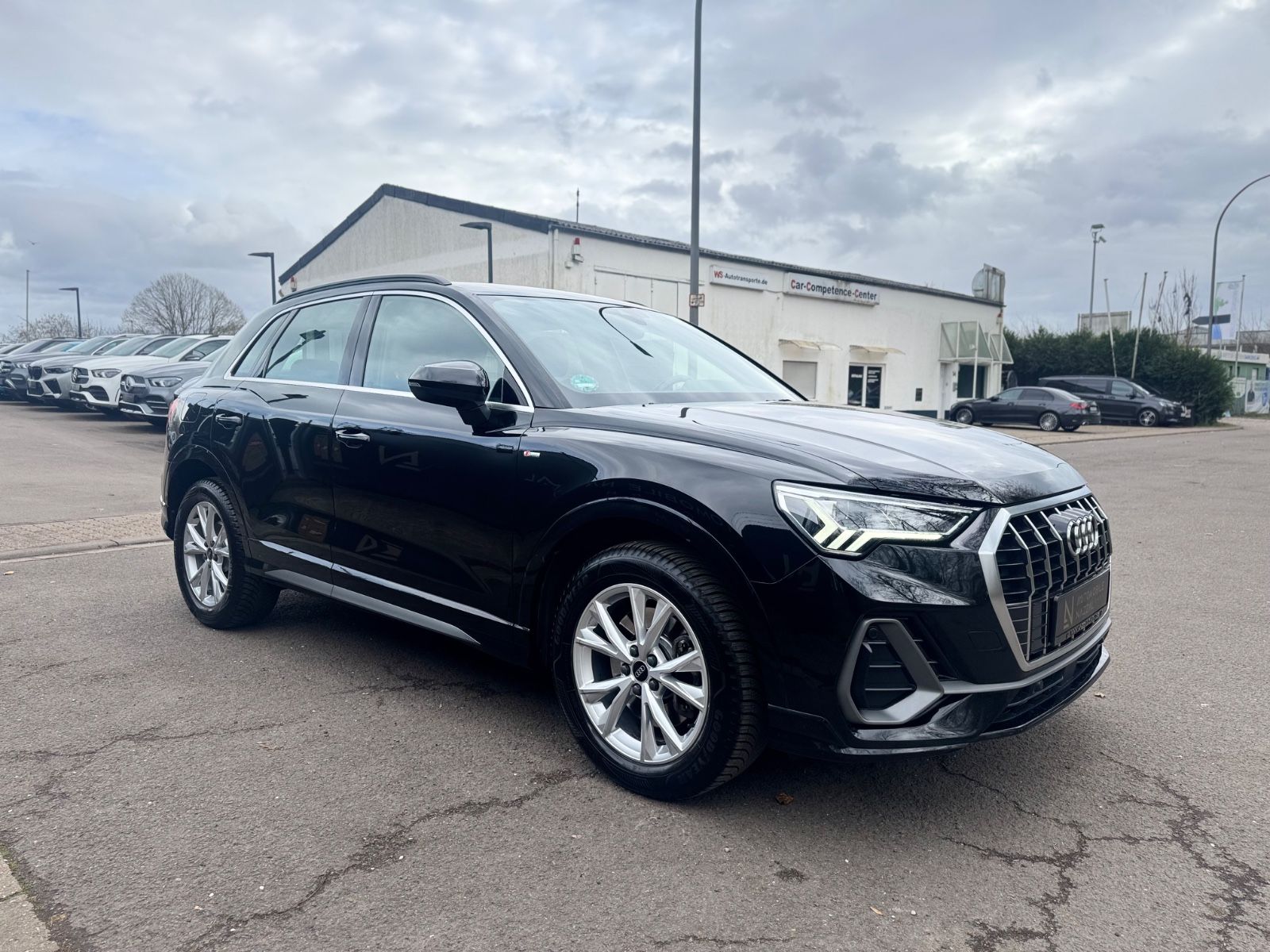 Fahrzeugabbildung Audi Q3 45 TFSI E 3x S-LINE *LED*VIRTUAL*NAVI*VOLL*