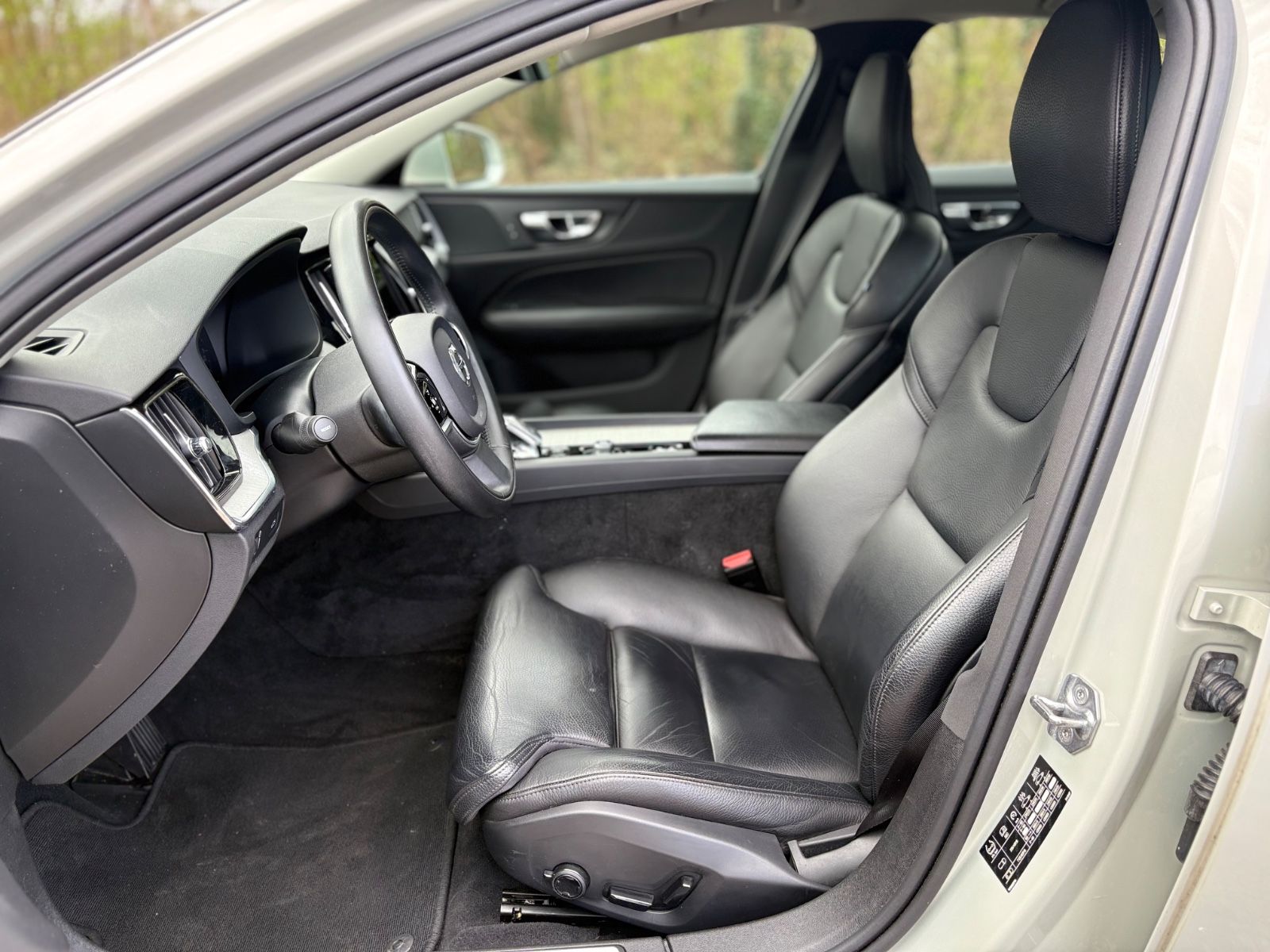 Fahrzeugabbildung Volvo S60 INSCRIPTION *AUT*VOLL-LED*360KAMERA*VIRTUAL*