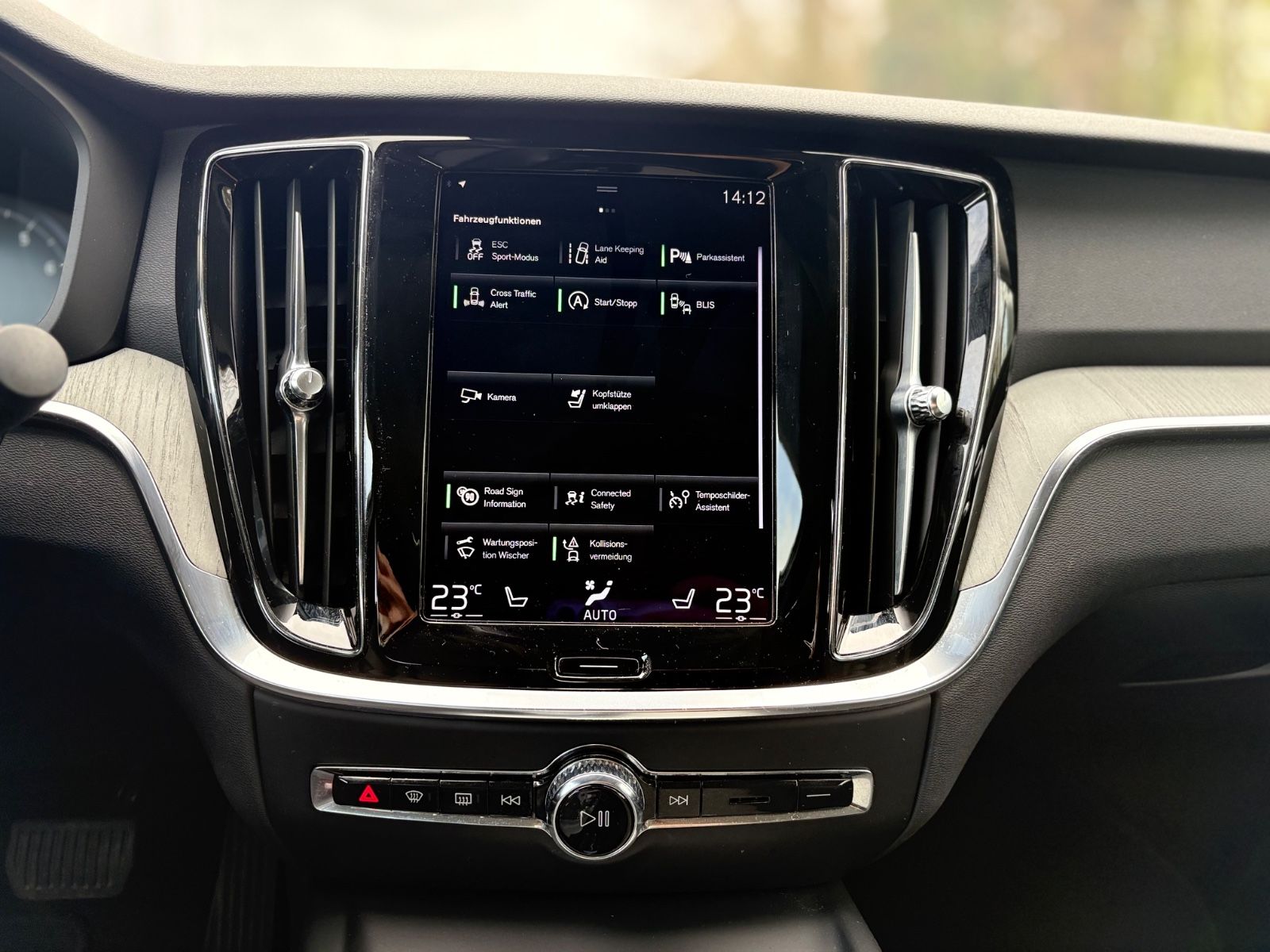 Fahrzeugabbildung Volvo S60 INSCRIPTION *AUT*VOLL-LED*360KAMERA*VIRTUAL*