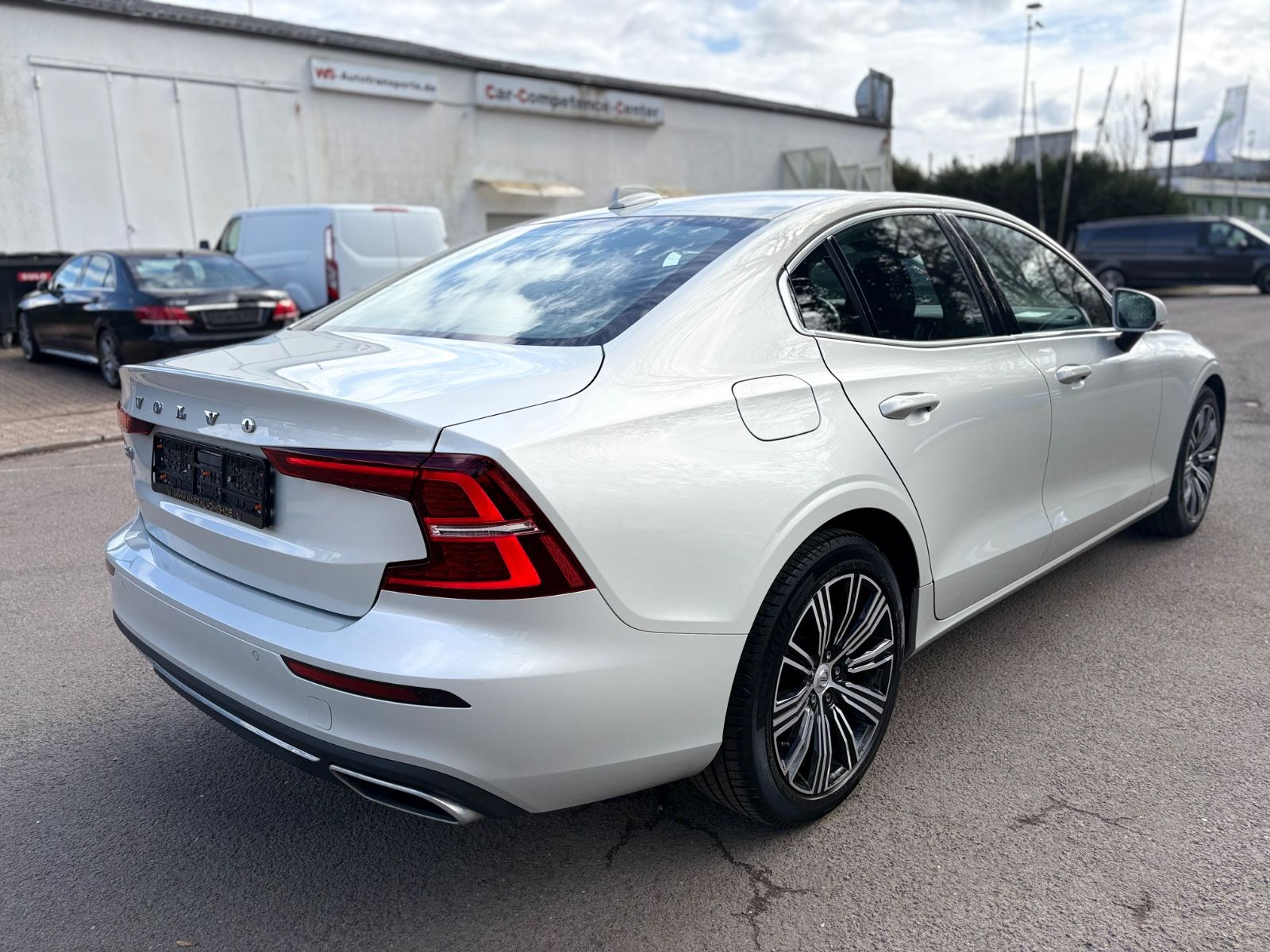 Fahrzeugabbildung Volvo S60 INSCRIPTION *AUT*VOLL-LED*360KAMERA*VIRTUAL*