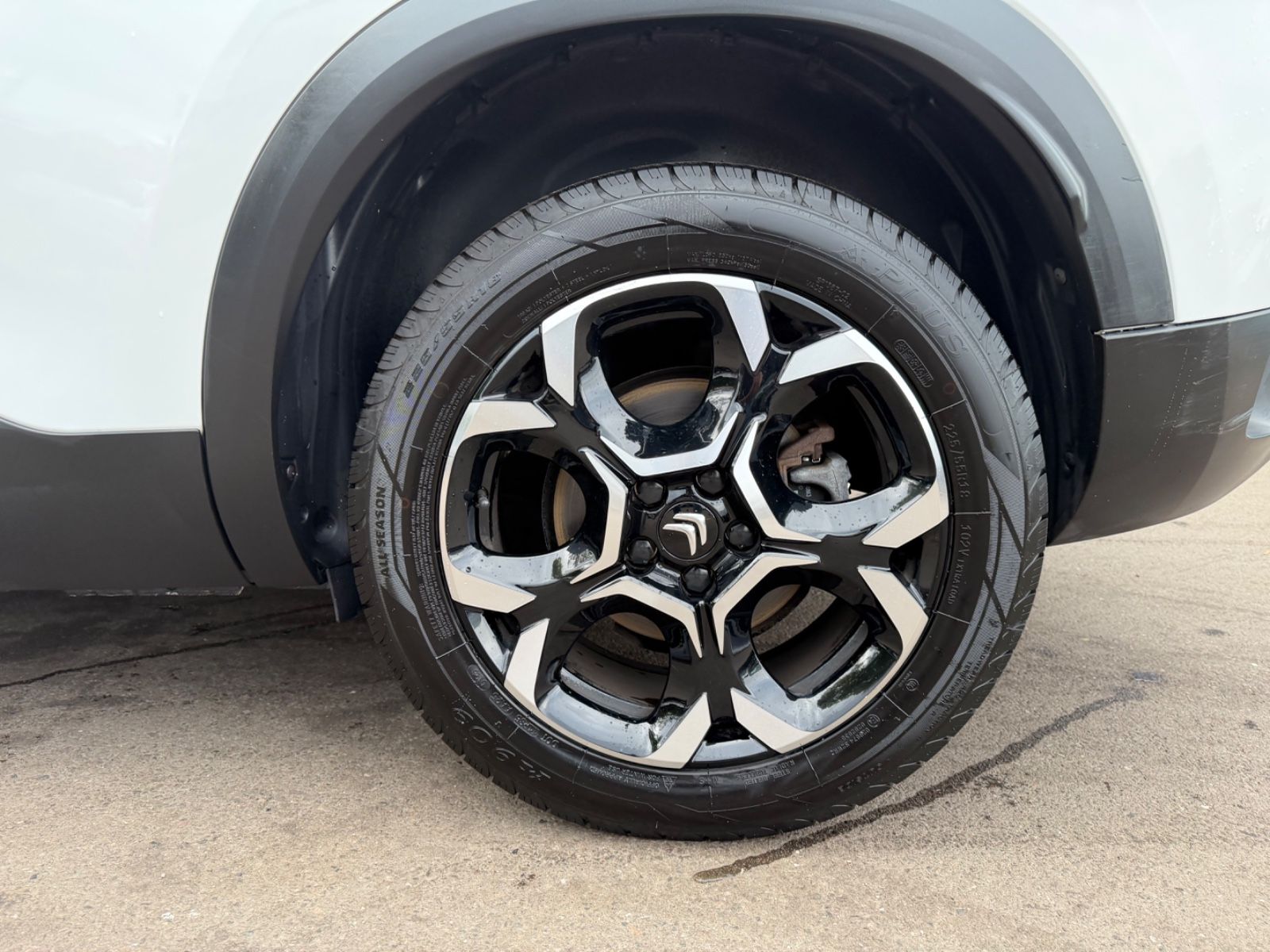 Fahrzeugabbildung Citroën C5 AIRCROSS PLUS *1.HD*R-KAMERA*LED*TEILLEDER*