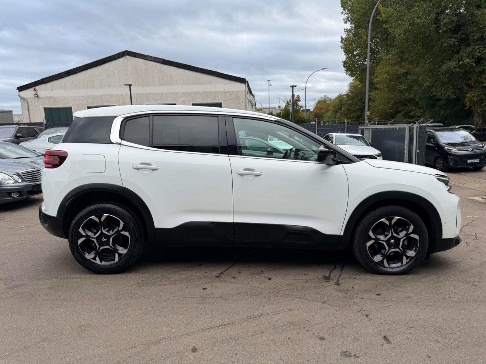 Fahrzeugabbildung Citroën C5 AIRCROSS PLUS *1.HD*R-KAMERA*LED*TEILLEDER*