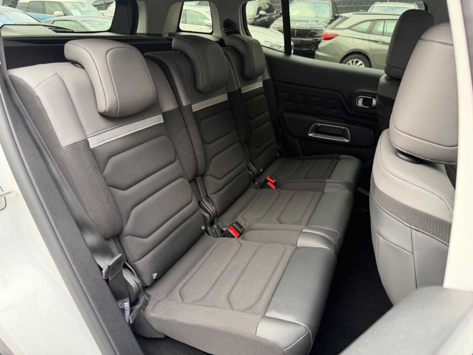 Fahrzeugabbildung Citroën C5 AIRCROSS PLUS *1.HD*R-KAMERA*LED*TEILLEDER*