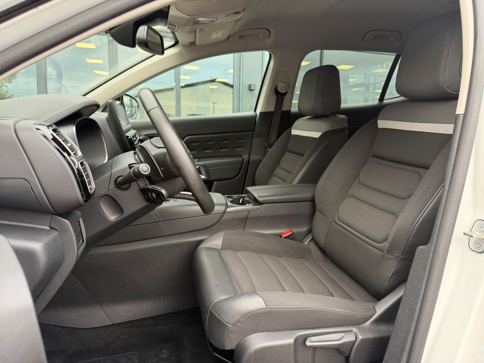 Fahrzeugabbildung Citroën C5 AIRCROSS PLUS *1.HD*R-KAMERA*LED*TEILLEDER*