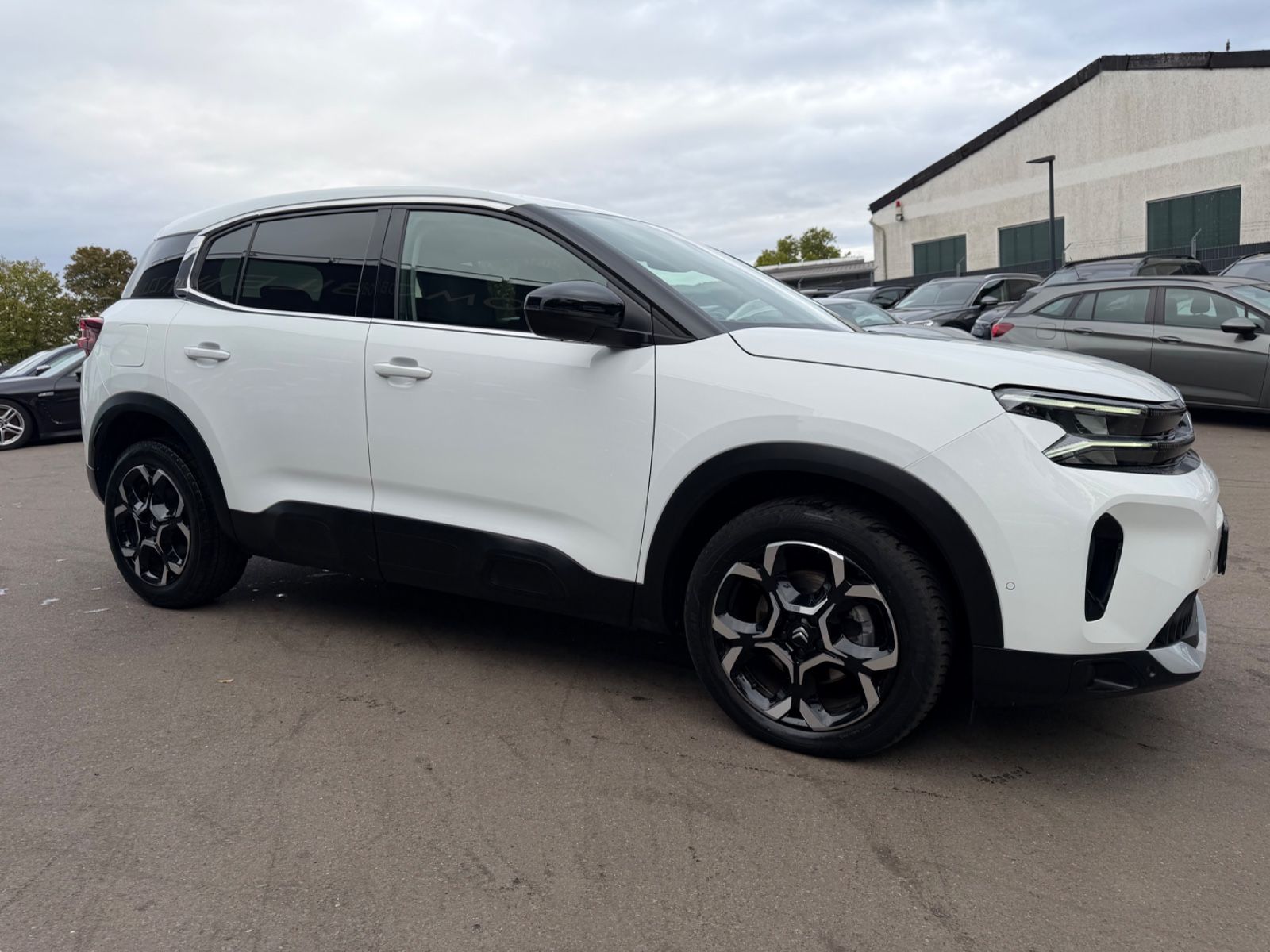 Fahrzeugabbildung Citroën C5 AIRCROSS PLUS *1.HD*R-KAMERA*LED*TEILLEDER*