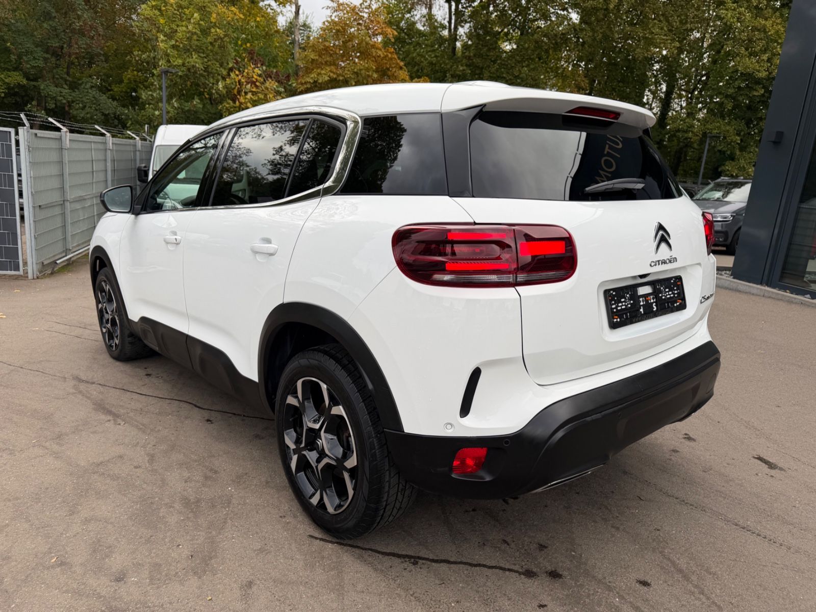 Fahrzeugabbildung Citroën C5 AIRCROSS PLUS *1.HD*R-KAMERA*LED*TEILLEDER*