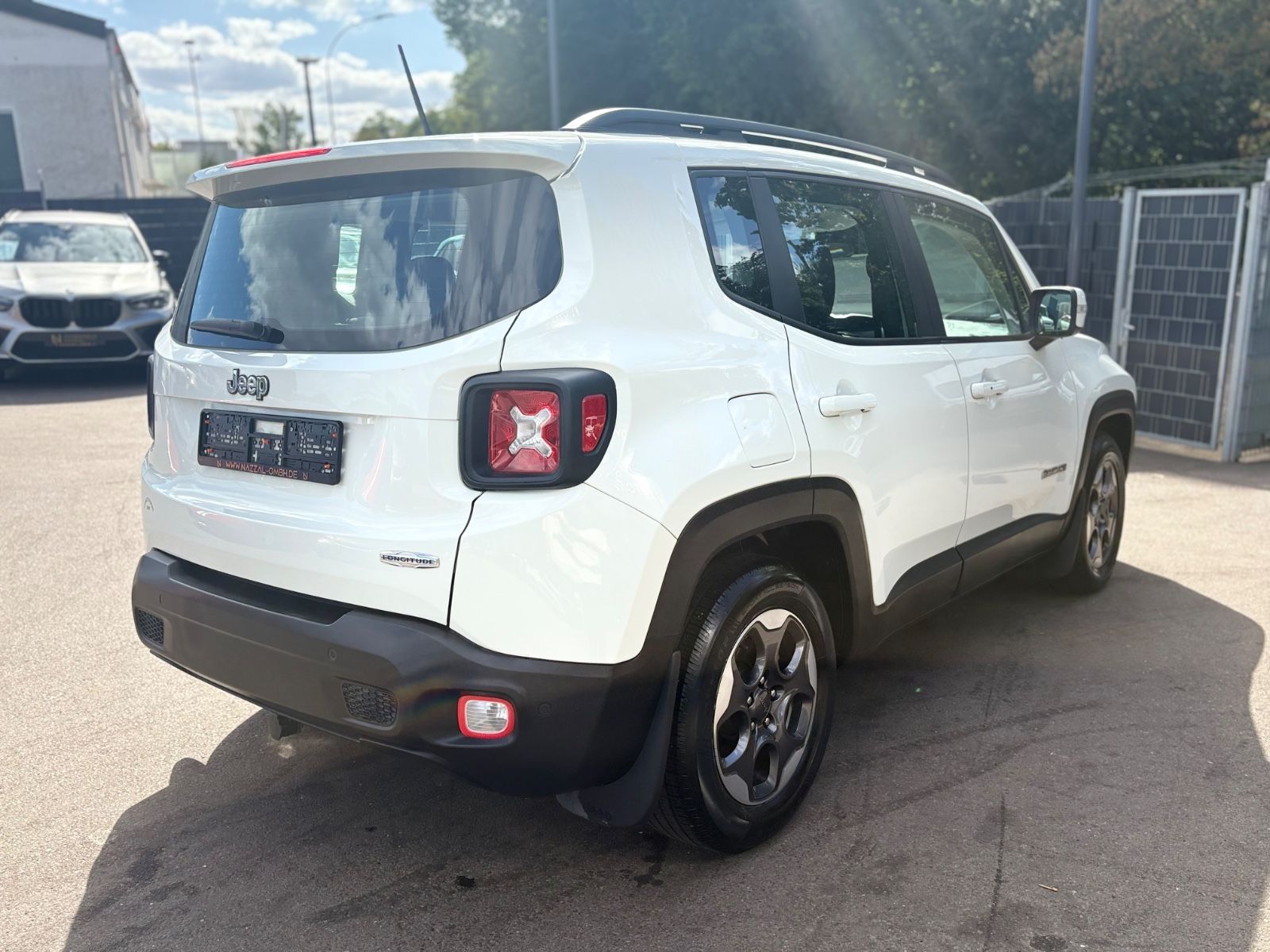 Fahrzeugabbildung Jeep RENEGADE LONGITUDE *AUT*2.HD*SHZ*NAVI*ALLWETTER*