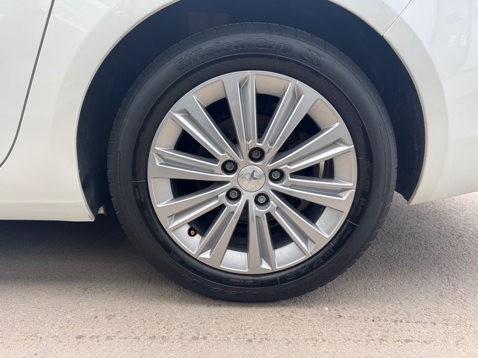 Fahrzeugabbildung Peugeot 308 SW ALLURE 1.5 HDI*LED*NAVI*PAMORAMA*AHK*