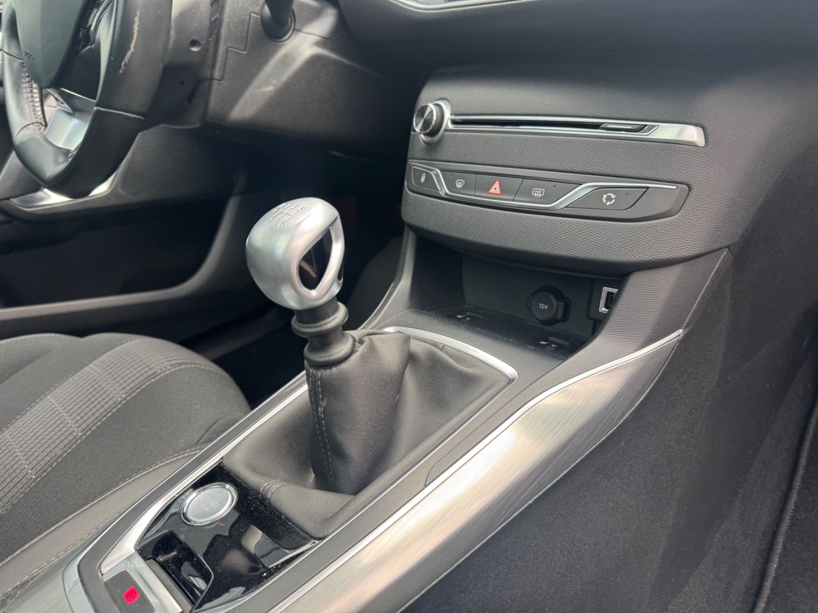 Fahrzeugabbildung Peugeot 308 SW ALLURE 1.5 HDI*LED*NAVI*PAMORAMA*AHK*