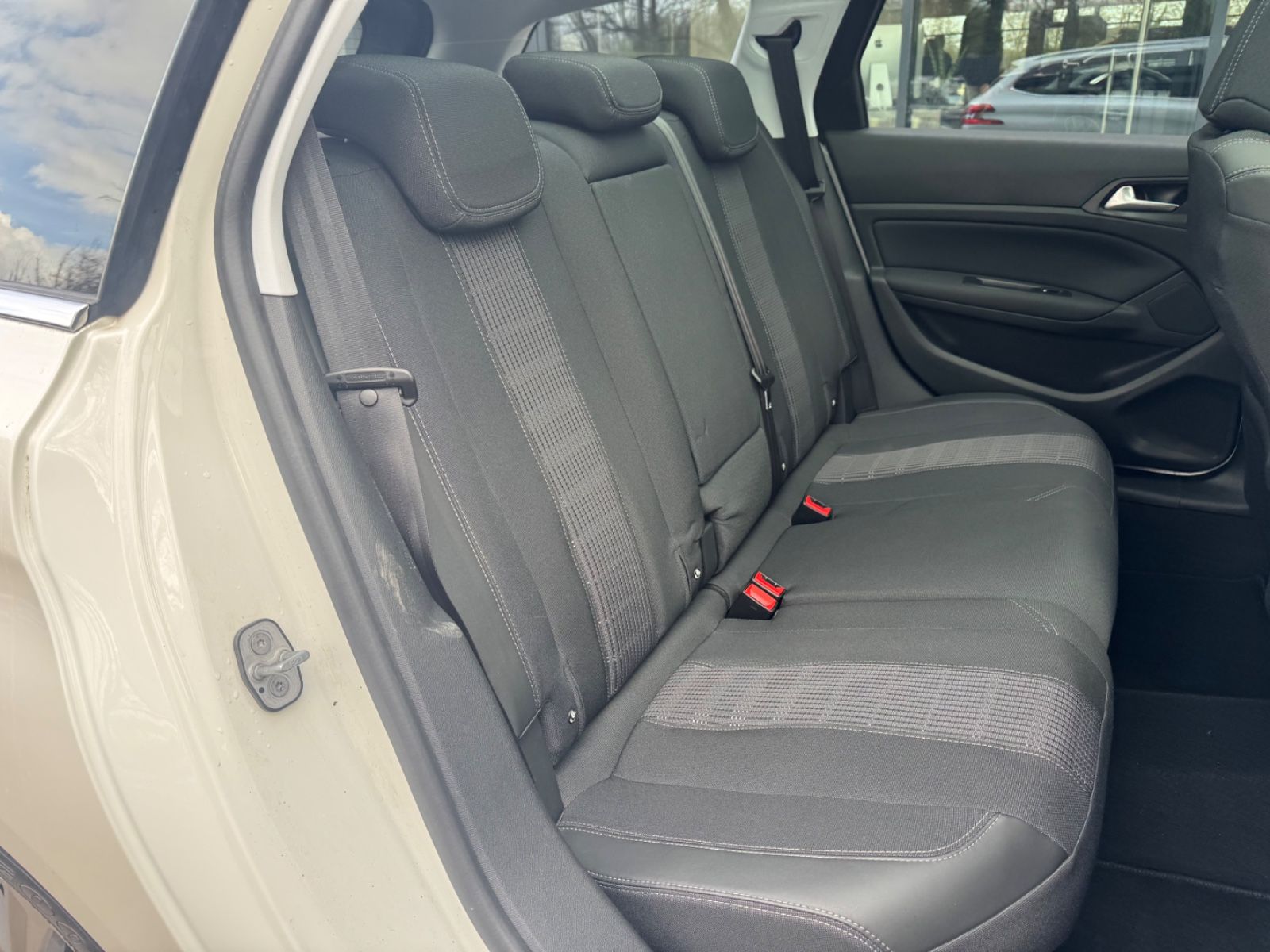 Fahrzeugabbildung Peugeot 308 SW ALLURE 1.5 HDI*LED*NAVI*PAMORAMA*AHK*