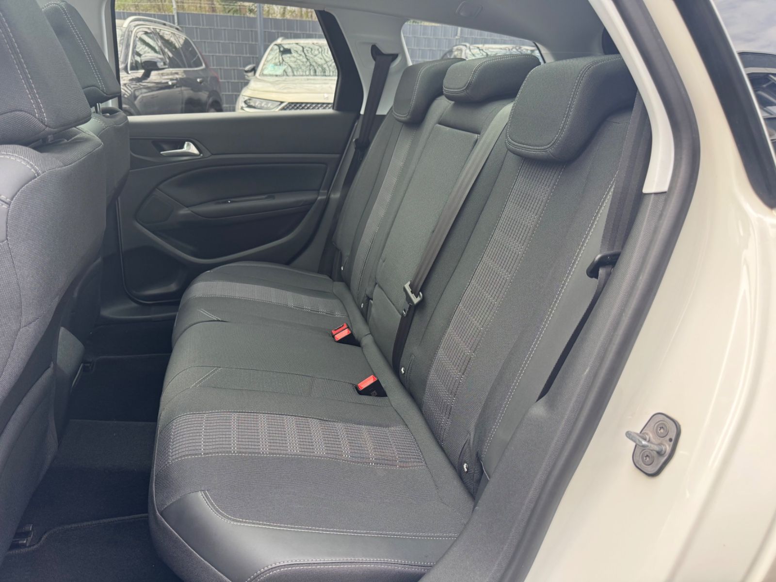 Fahrzeugabbildung Peugeot 308 SW ALLURE 1.5 HDI*LED*NAVI*PAMORAMA*AHK*