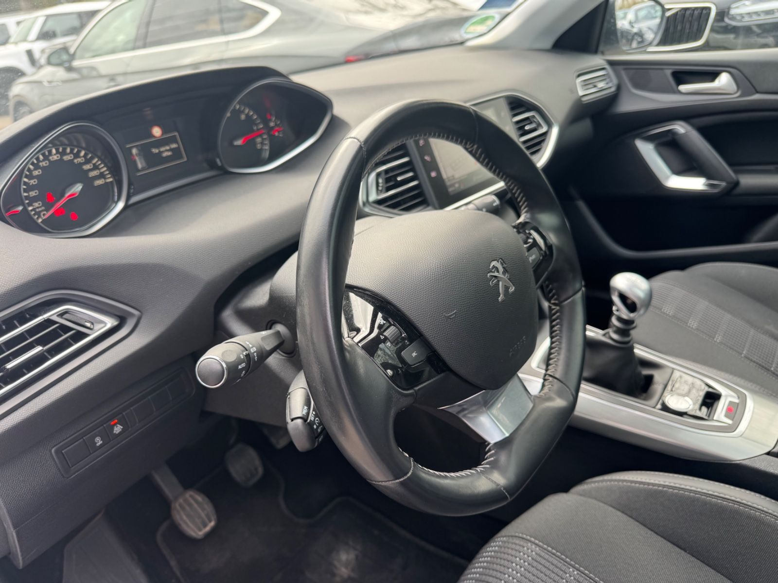 Fahrzeugabbildung Peugeot 308 SW ALLURE 1.5 HDI*LED*NAVI*PAMORAMA*AHK*