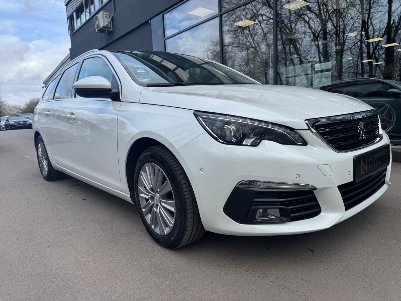 Fahrzeugabbildung Peugeot 308 SW ALLURE 1.5 HDI*LED*NAVI*PAMORAMA*AHK*