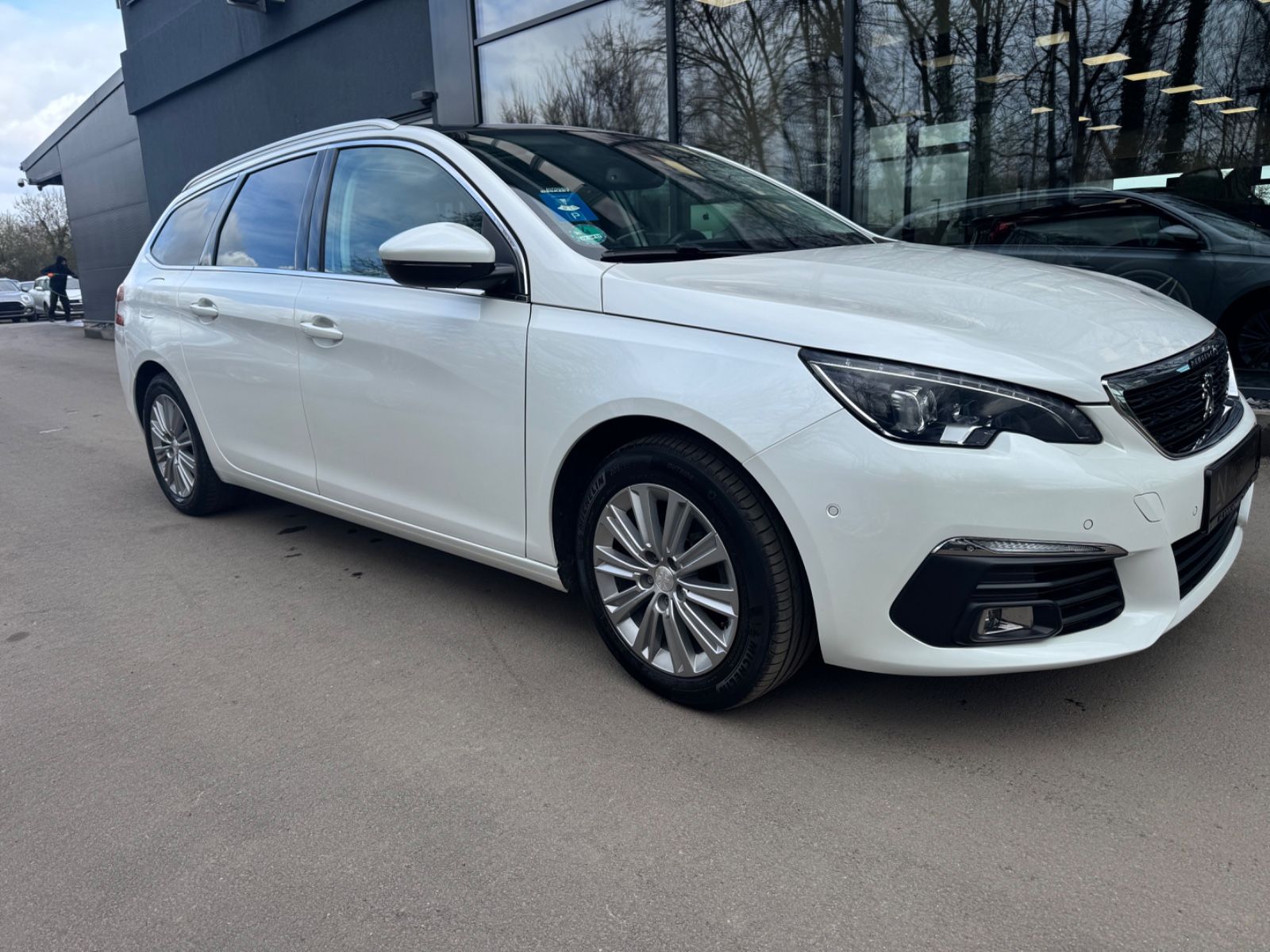 Fahrzeugabbildung Peugeot 308 SW ALLURE 1.5 HDI*LED*NAVI*PAMORAMA*AHK*