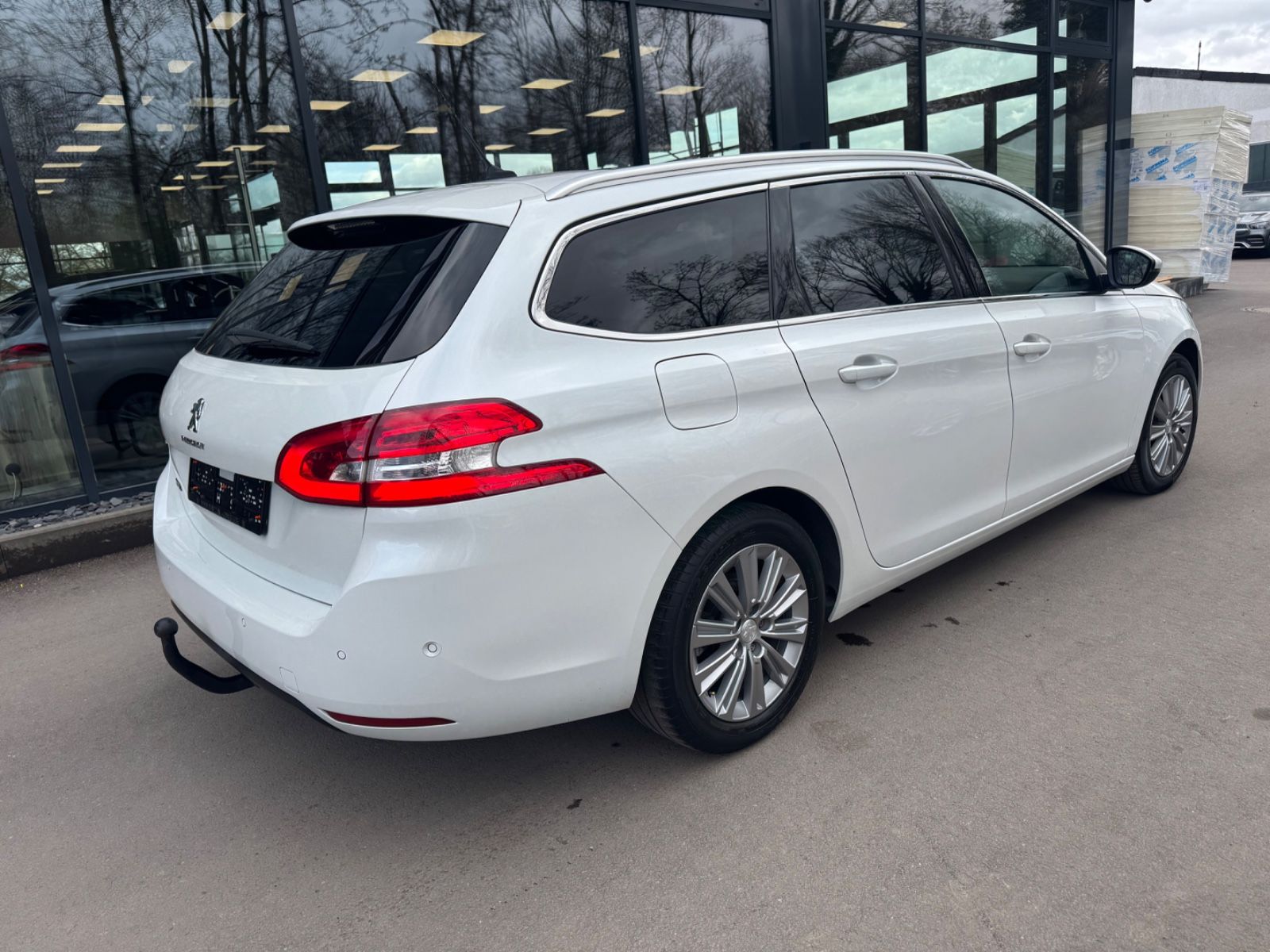 Fahrzeugabbildung Peugeot 308 SW ALLURE 1.5 HDI*LED*NAVI*PAMORAMA*AHK*