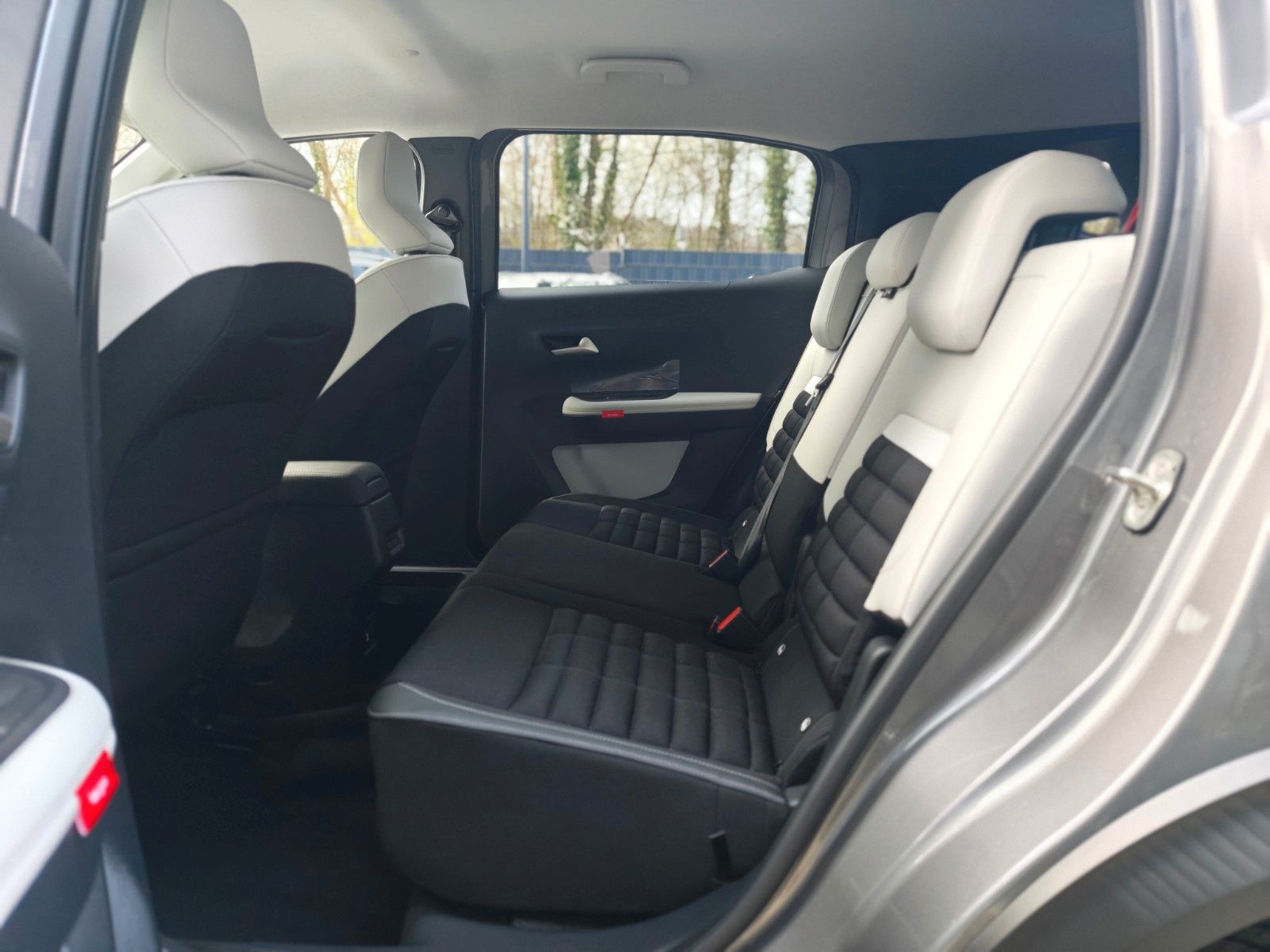 Fahrzeugabbildung Citroën C3 AIRCROSS*7 SITZER*NAVI*SHZ*LED*GARANTIE*TOP*