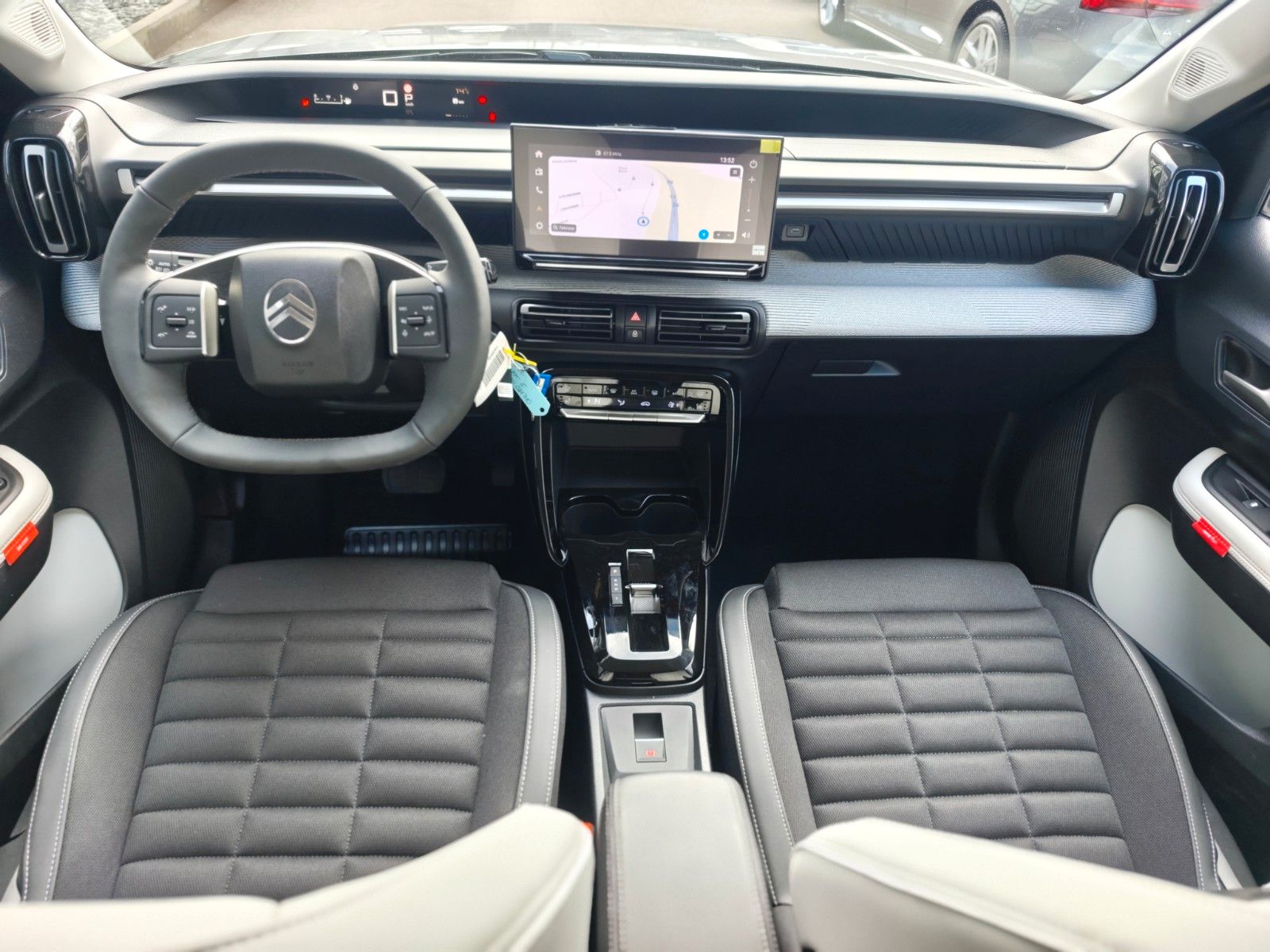 Fahrzeugabbildung Citroën C3 AIRCROSS*7 SITZER*NAVI*SHZ*LED*GARANTIE*TOP*