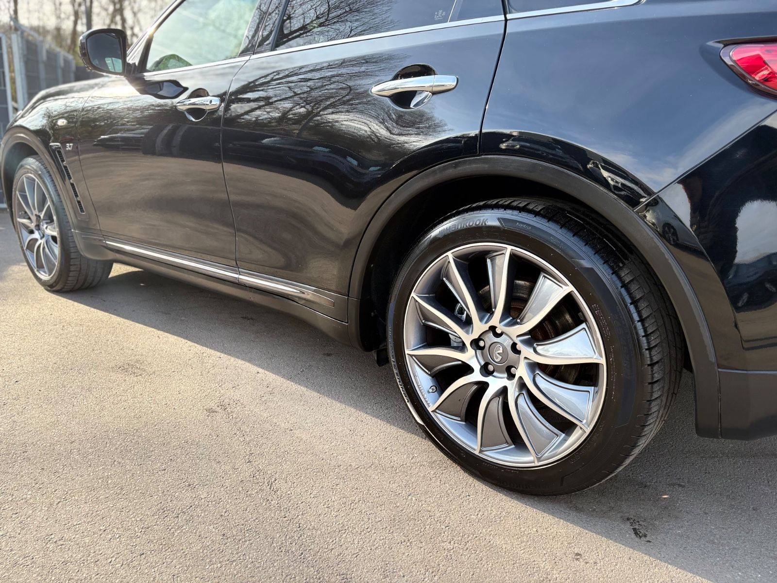 Fahrzeugabbildung Infiniti QX70 3.7 S AWD*NAVI*AUT*LEDER*EL.SD* COC/EWG*TOP