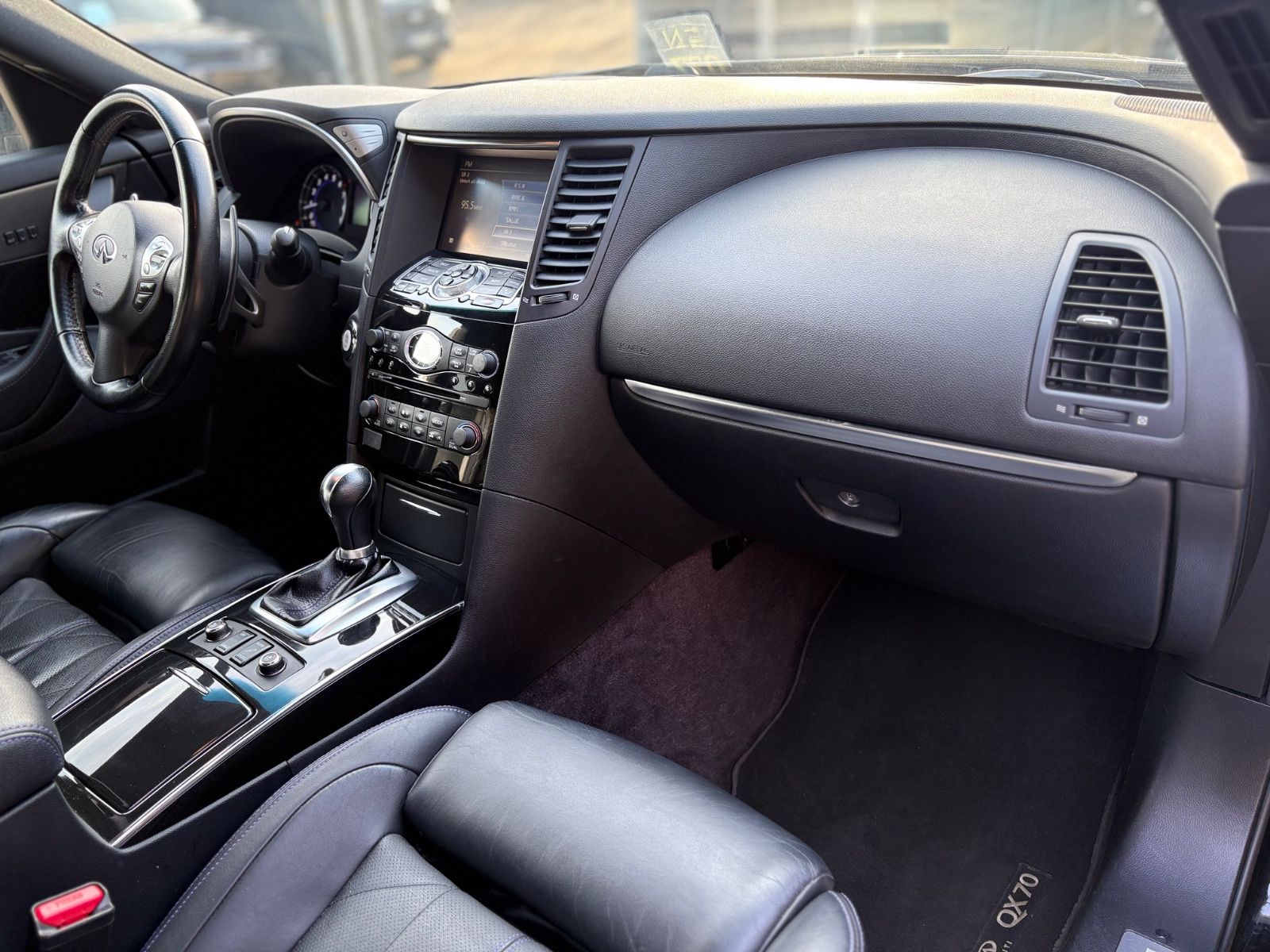 Fahrzeugabbildung Infiniti QX70 3.7 S AWD*NAVI*AUT*LEDER*EL.SD* COC/EWG*TOP