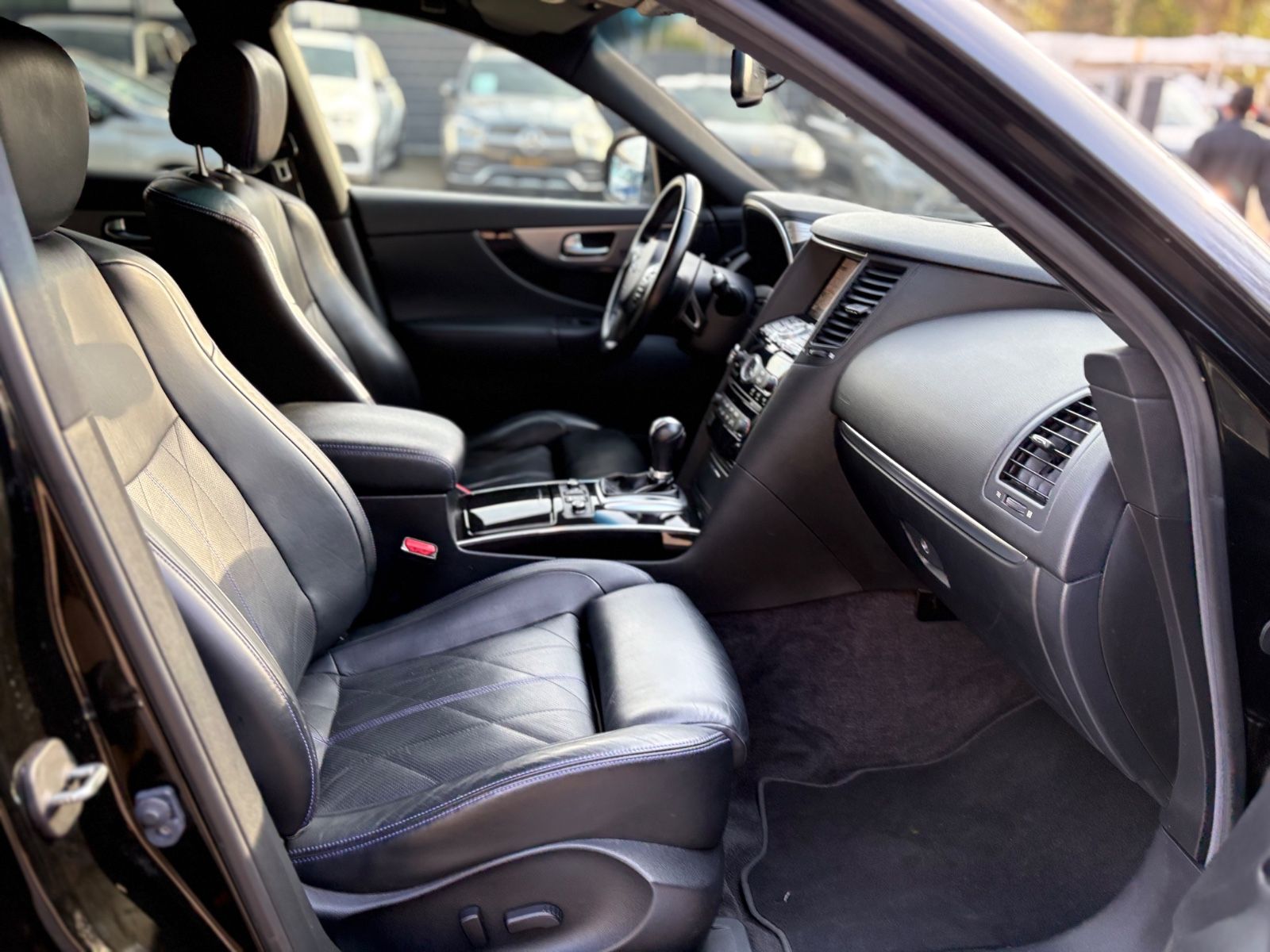 Fahrzeugabbildung Infiniti QX70 3.7 S AWD*NAVI*AUT*LEDER*EL.SD* COC/EWG*TOP