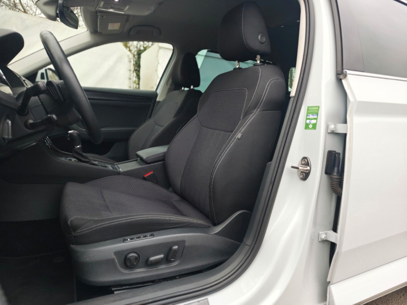 Fahrzeugabbildung SKODA SUPERB*NAVI*SHZ*VIRTUAL*APPLE CAR*TOP*