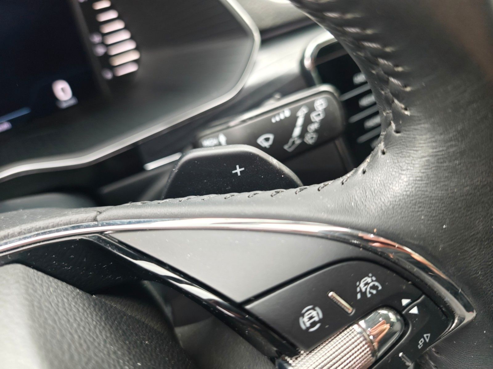 Fahrzeugabbildung SKODA SUPERB*NAVI*SHZ*VIRTUAL*APPLE CAR*TOP*