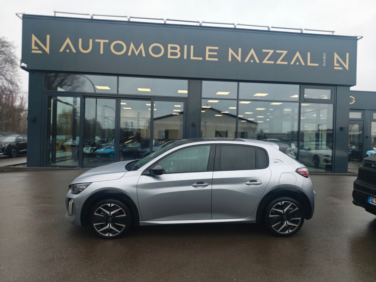 Fahrzeugabbildung Peugeot 208  GT HYBRID*NAVI*PANORAMA*KAMERA*GARANTIE*