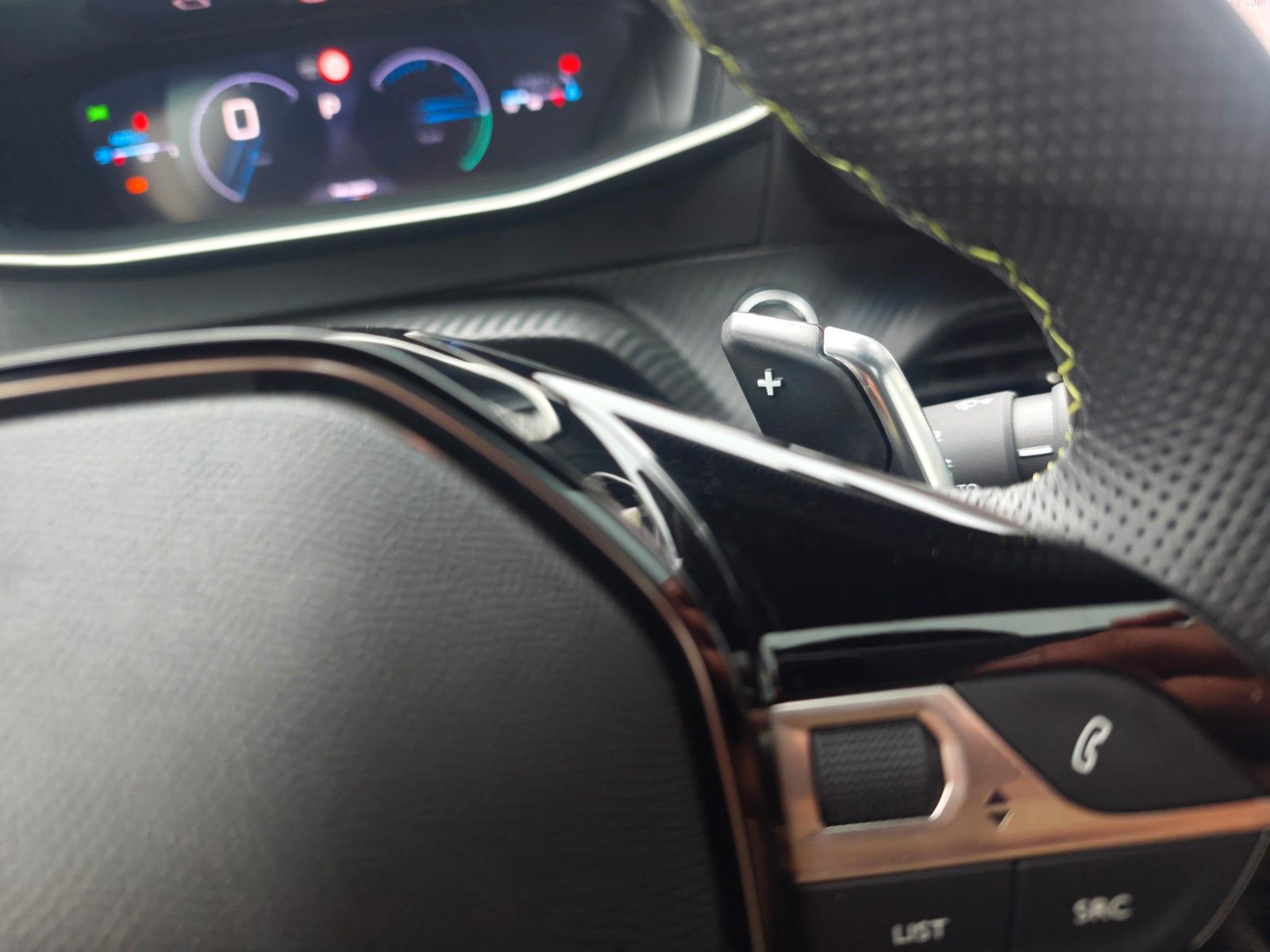 Fahrzeugabbildung Peugeot 208  GT HYBRID*NAVI*PANORAMA*KAMERA*GARANTIE*